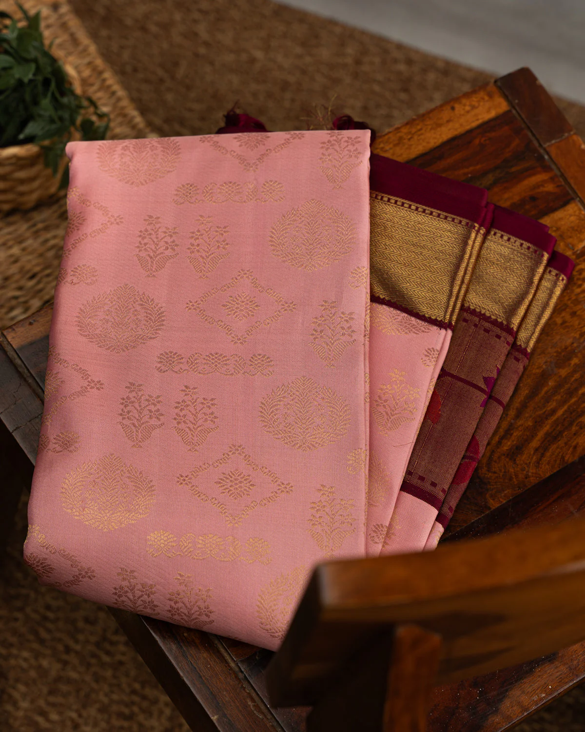 Light Pink Kanchipuram Silk Saree With Zari Weaves & Contrast Border - Image 3
