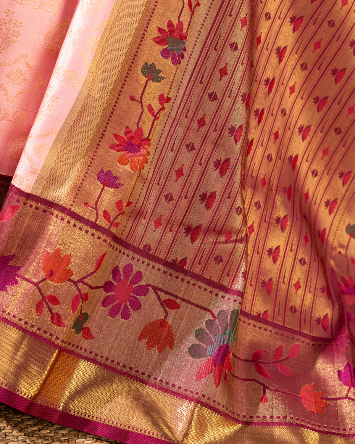 Light Pink Kanchipuram Silk Saree With Zari Weaves & Contrast Border - Image 4