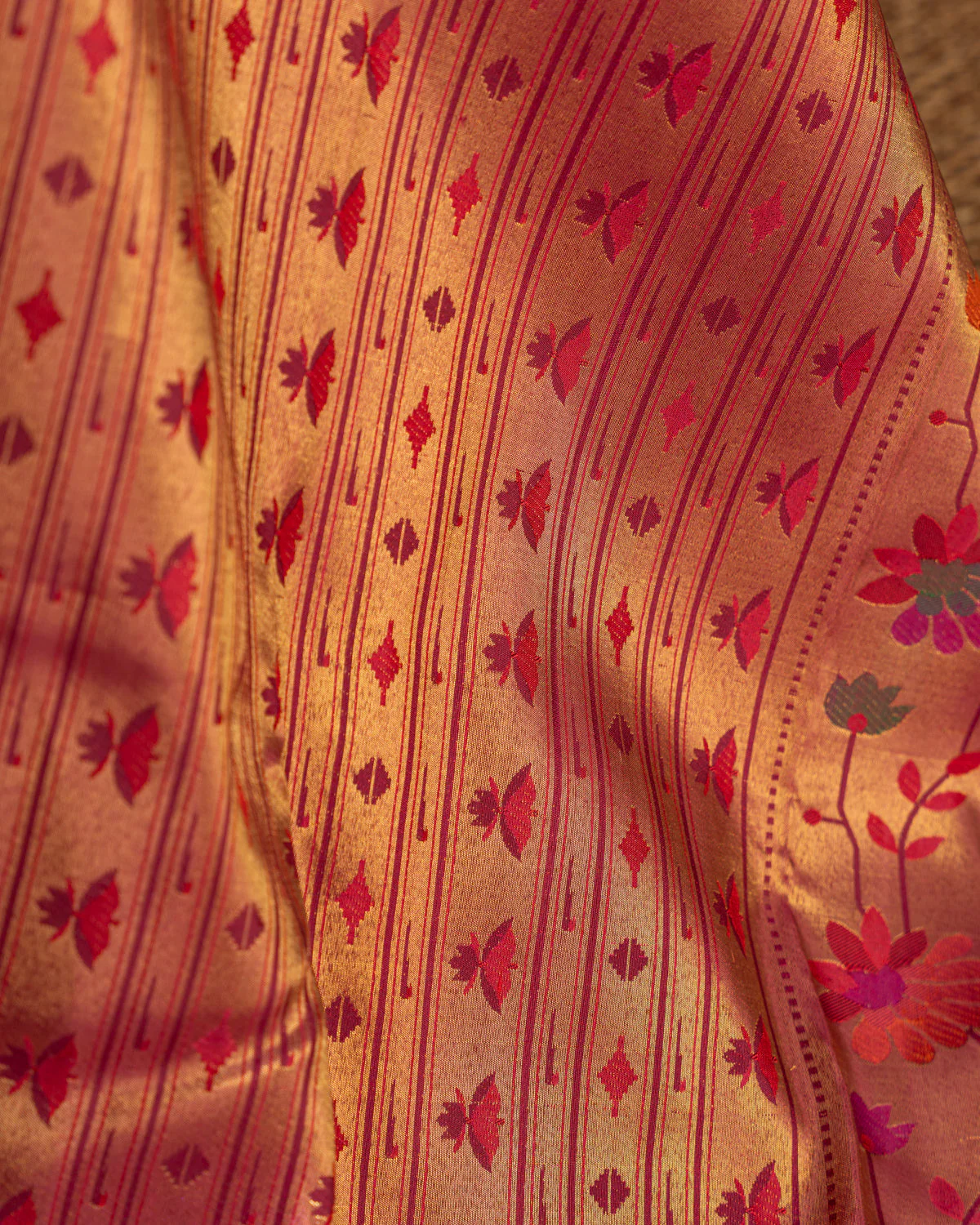 Light Pink Kanchipuram Silk Saree With Zari Weaves & Contrast Border - Image 6