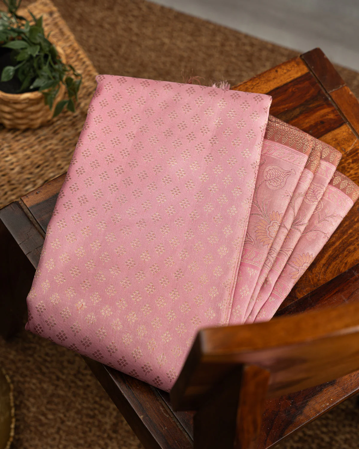 Light Pink Kanchipuram Silk Saree With Brocade Weaves - Image 3
