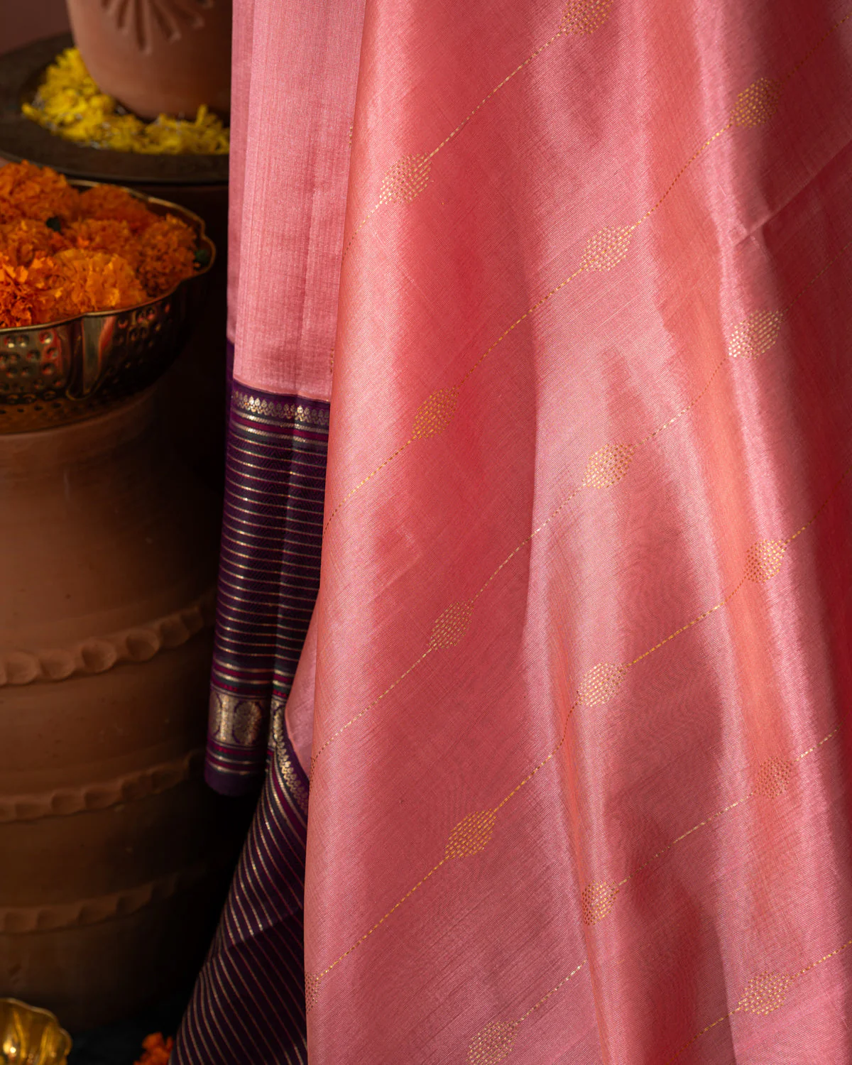 Peach Pink & Purple Kanchipuram Silk Saree With Zari Weaves In Contrast Pallu - Image 5