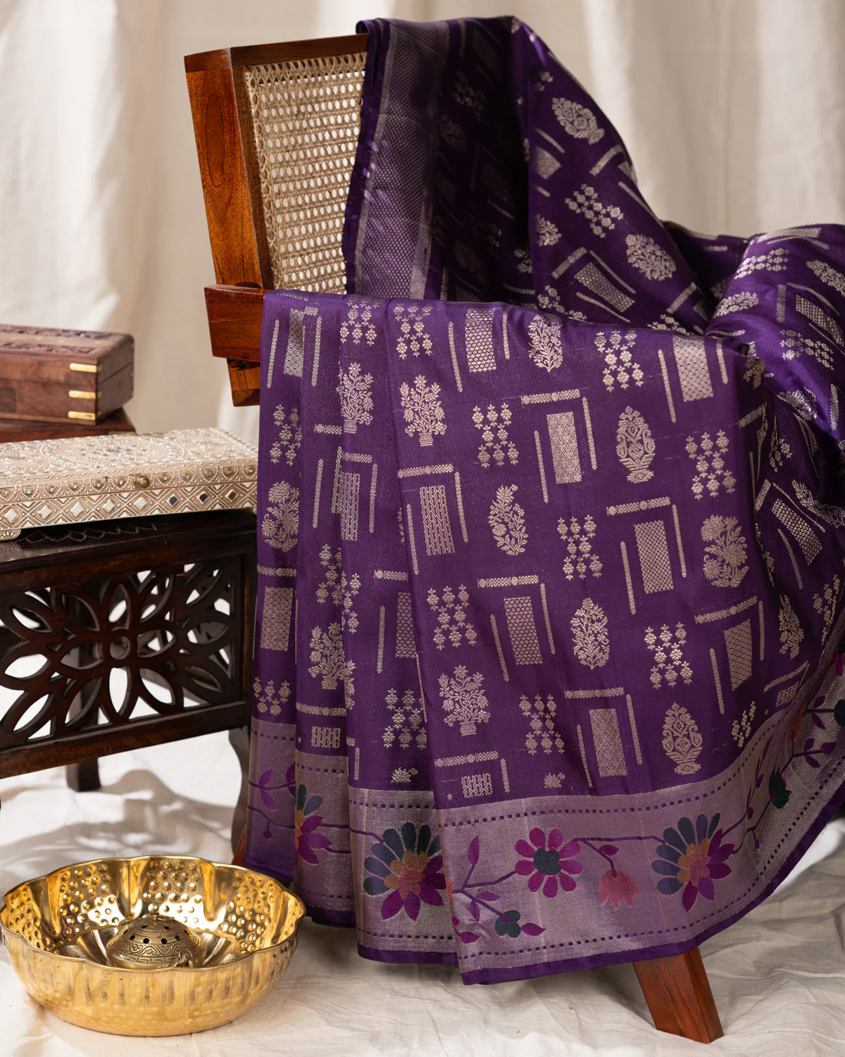 Violet Kanchipuram Silk Saree With Zari Weaves - Image 3