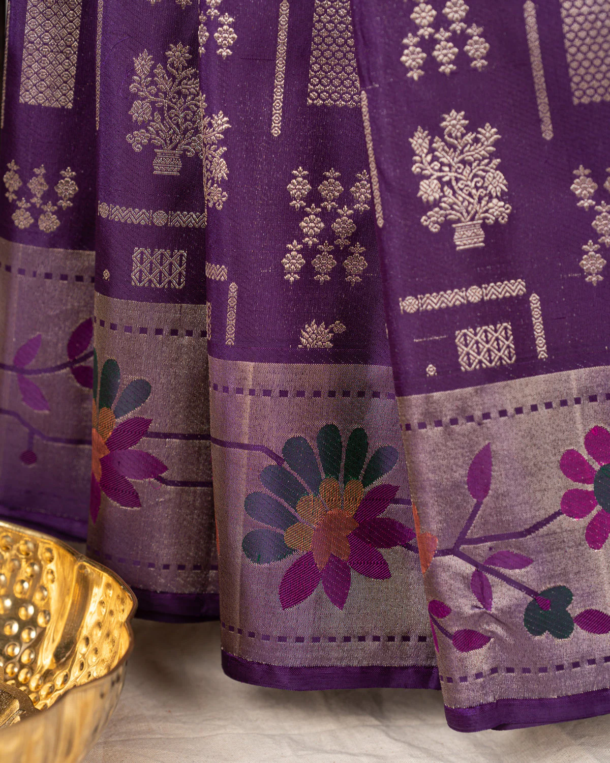 Violet Kanchipuram Silk Saree With Zari Weaves - Image 4