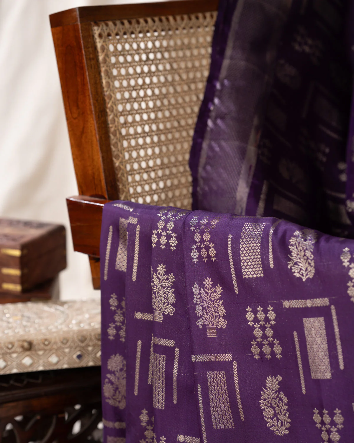 Violet Kanchipuram Silk Saree With Zari Weaves - Image 5