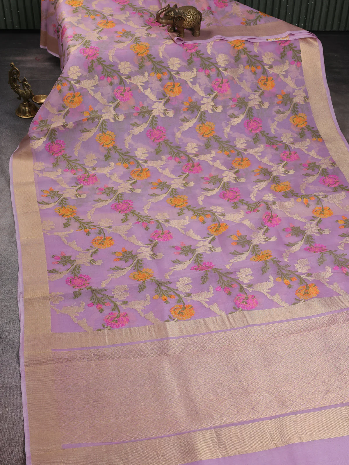 Lavender Banarasi Kora Silk Saree - Image 2