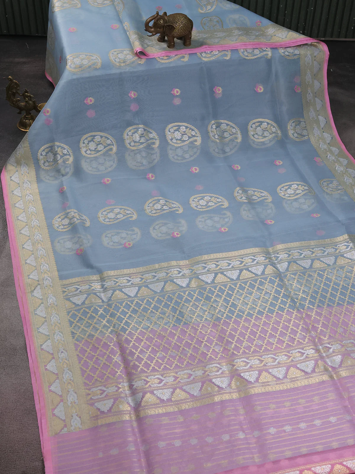 Light Blue-Light Pink Banarasi Kora Silk Saree - Image 2