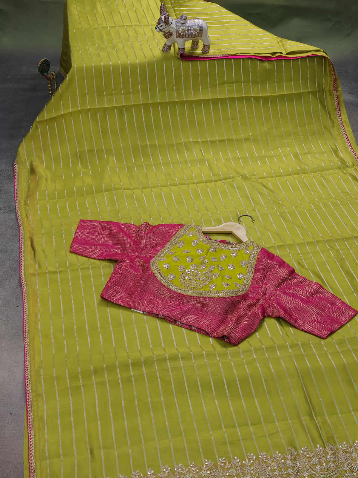 Light Green-Pink Chiniya Silk Saree With Embroidery Readymade Blouse - Image 2
