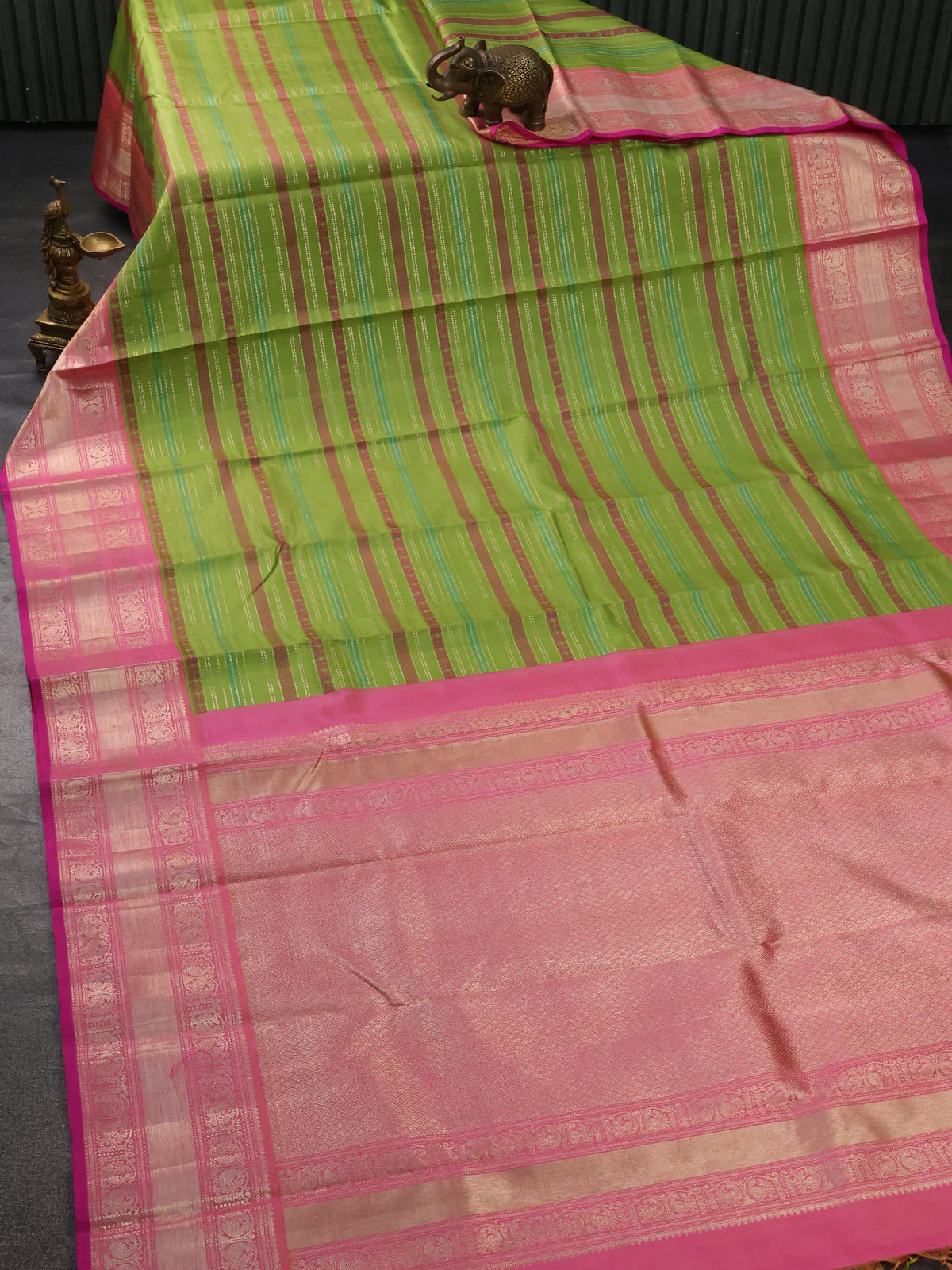Light Green-Pink Kanchipuram Silk Saree - Image 2