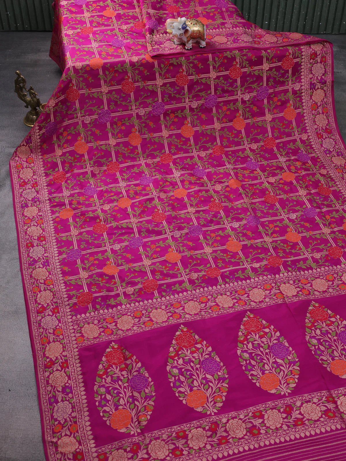 Magenta Pink Banarasi Silk Saree - Image 2