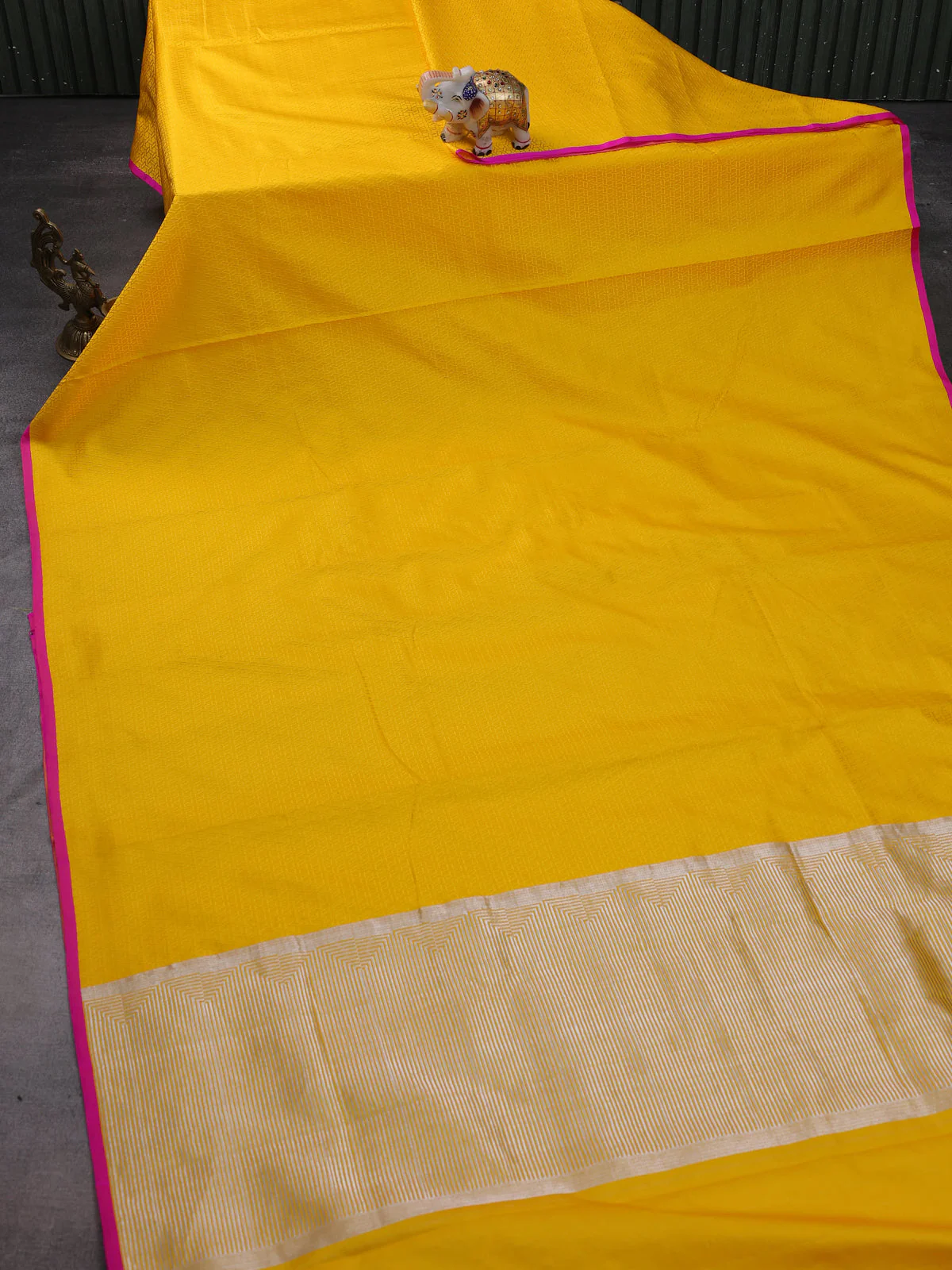 Mango Yellow Banarasi Tanshoi Silk Saree - Image 2