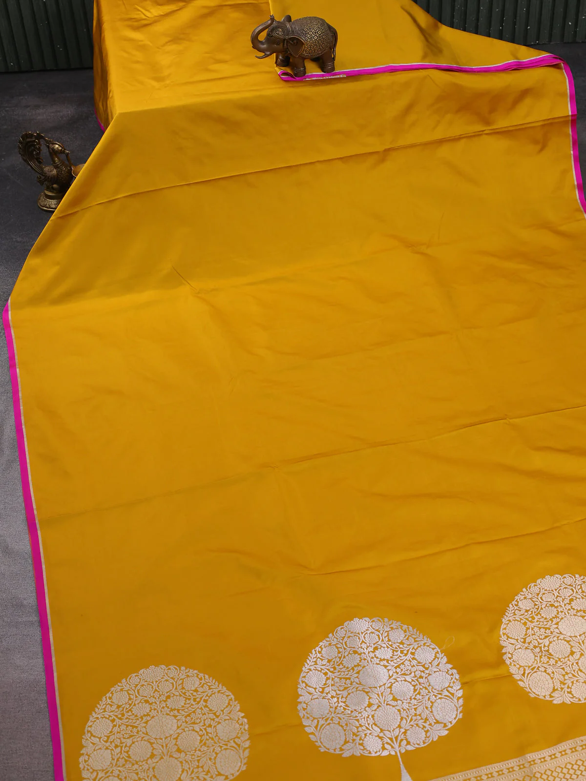 Mango Yellow - Pink Banarasi Mushru Silk Saree - Image 2
