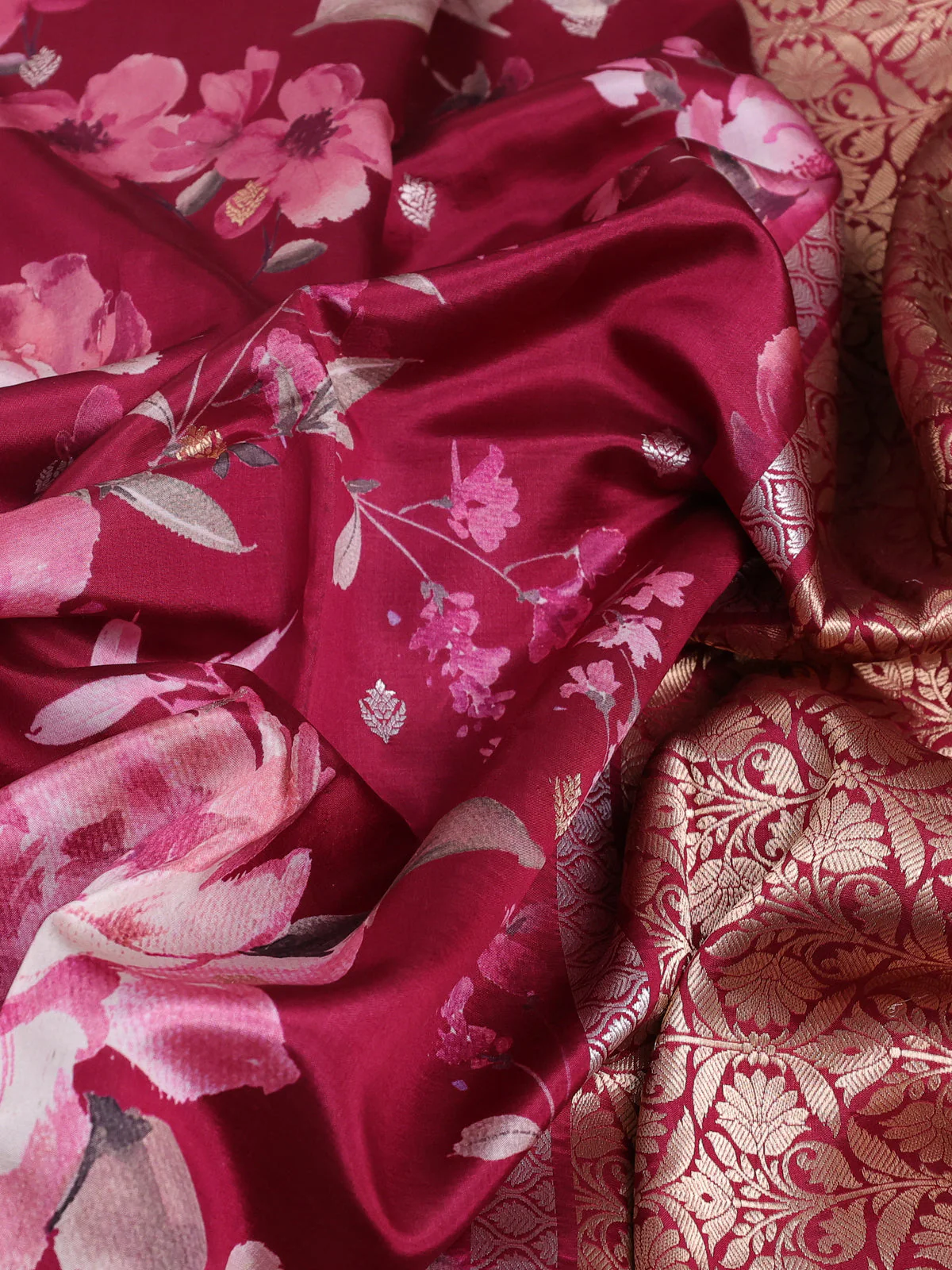Maroon Banarasi Silk Saree With Allover Digital Prints & Zari Butta Border - Image 3