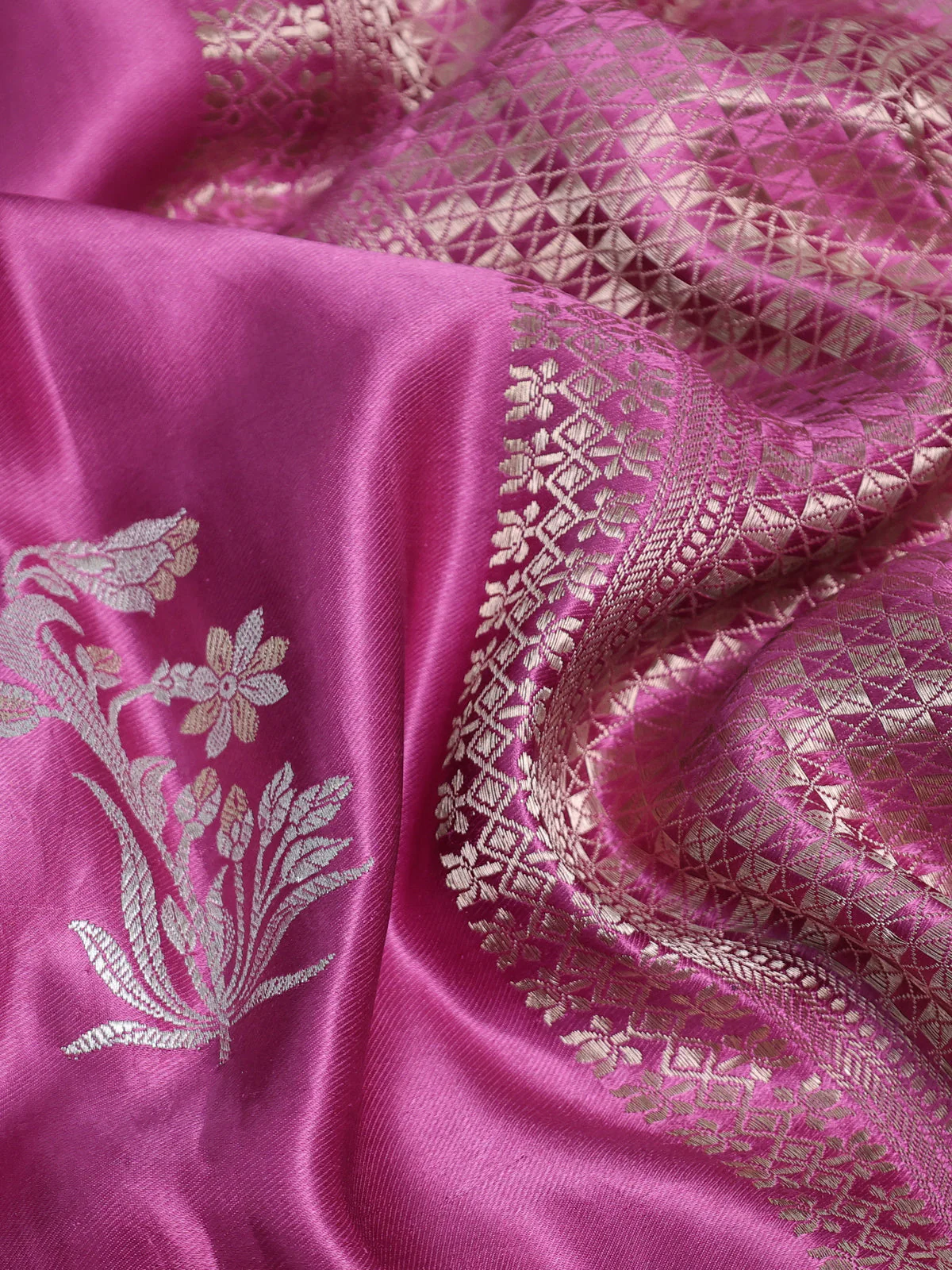 Mauve Pink Banarasi Mushru Silk Saree - Image 3