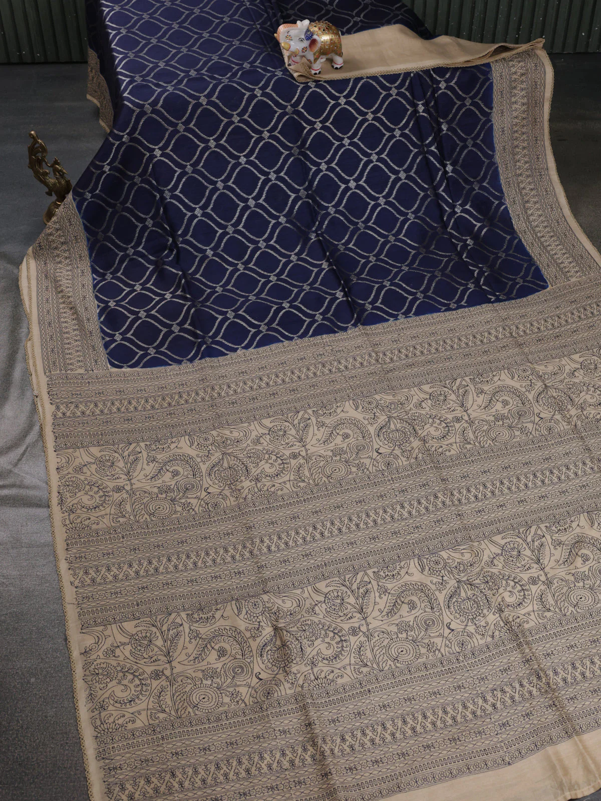 Navy Blue-Beige Chiniya Silk Saree With Zari Weaves & Embroided Border - Image 2