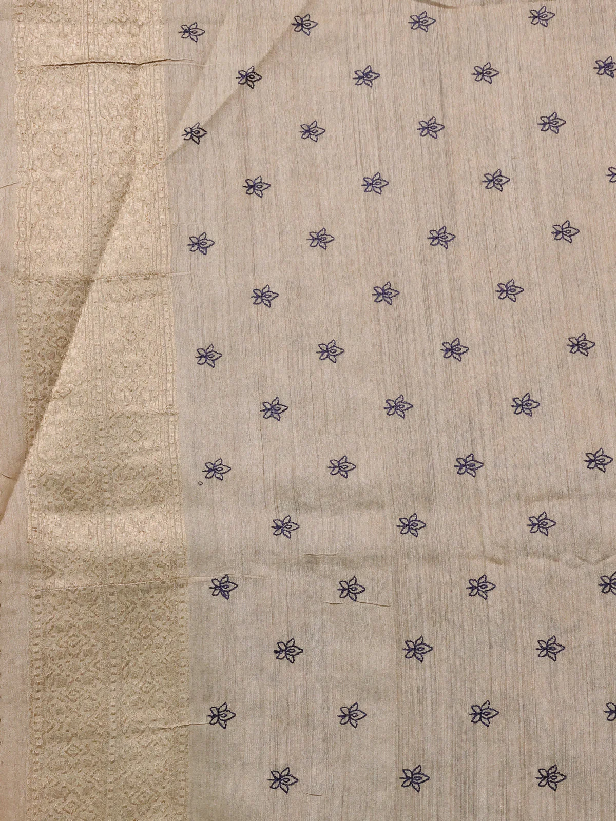 Navy Blue-Beige Chiniya Silk Saree With Zari Weaves & Embroided Border - Image 4