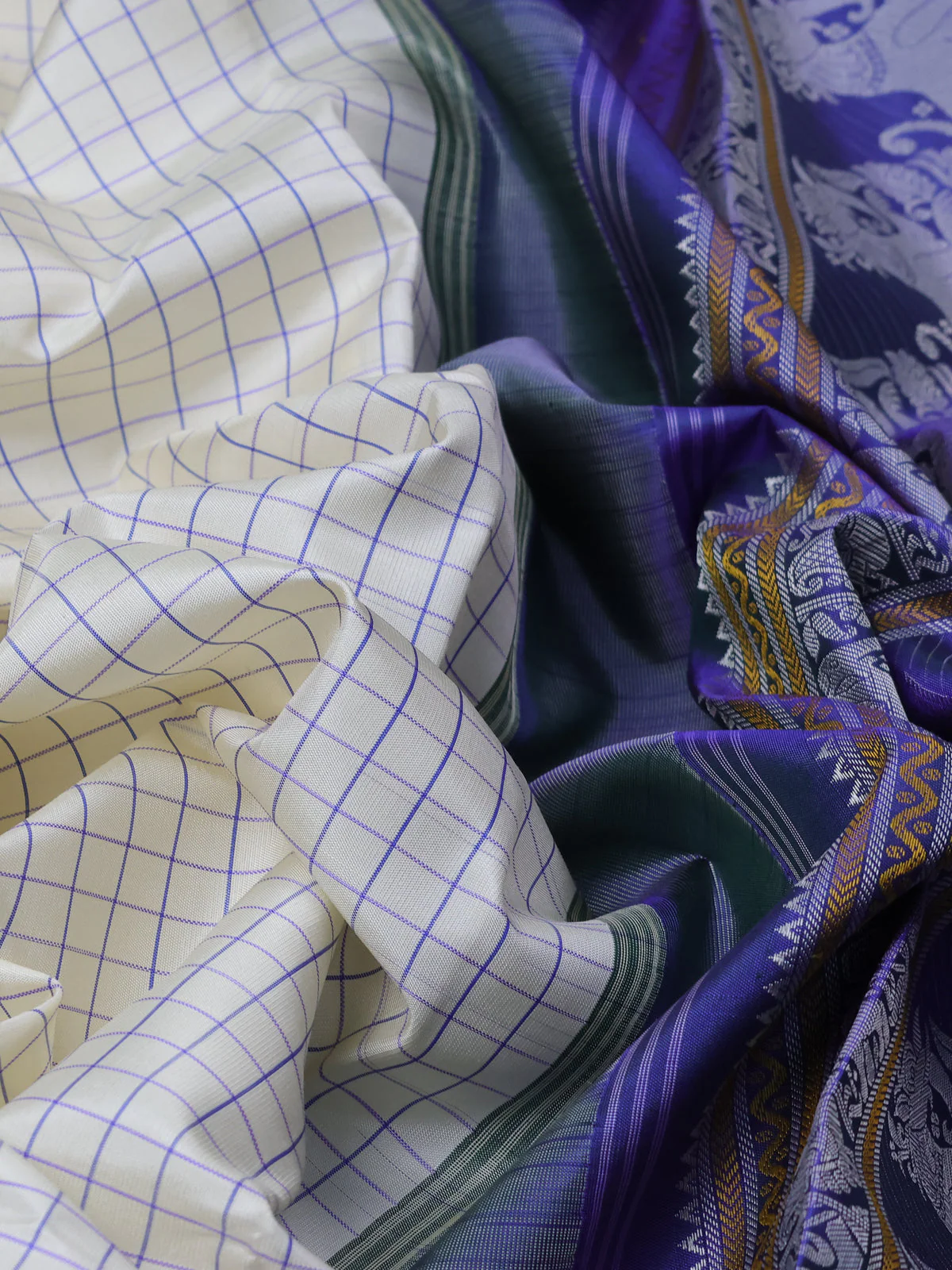 Off White-Blue Pure Kanchipuram Silk Saree - Image 3