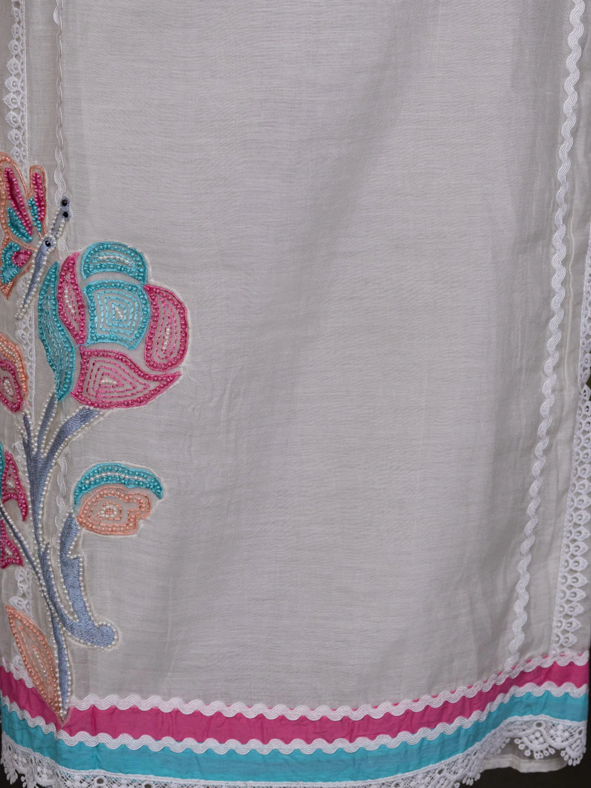 Off-White Chanderi Unstitched Suit - Image 4
