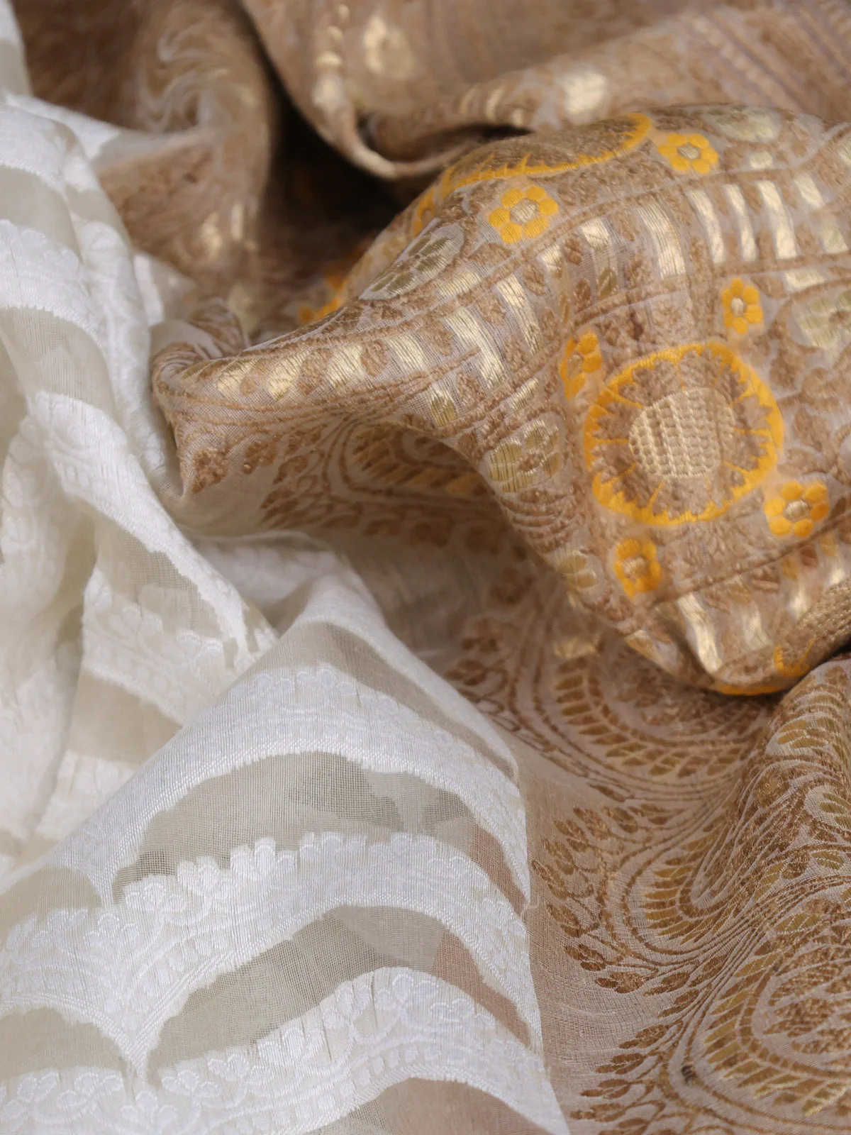Off White - Dark Sandal Banarasi Kora Silk Saree With Thread Weaves - Image 3