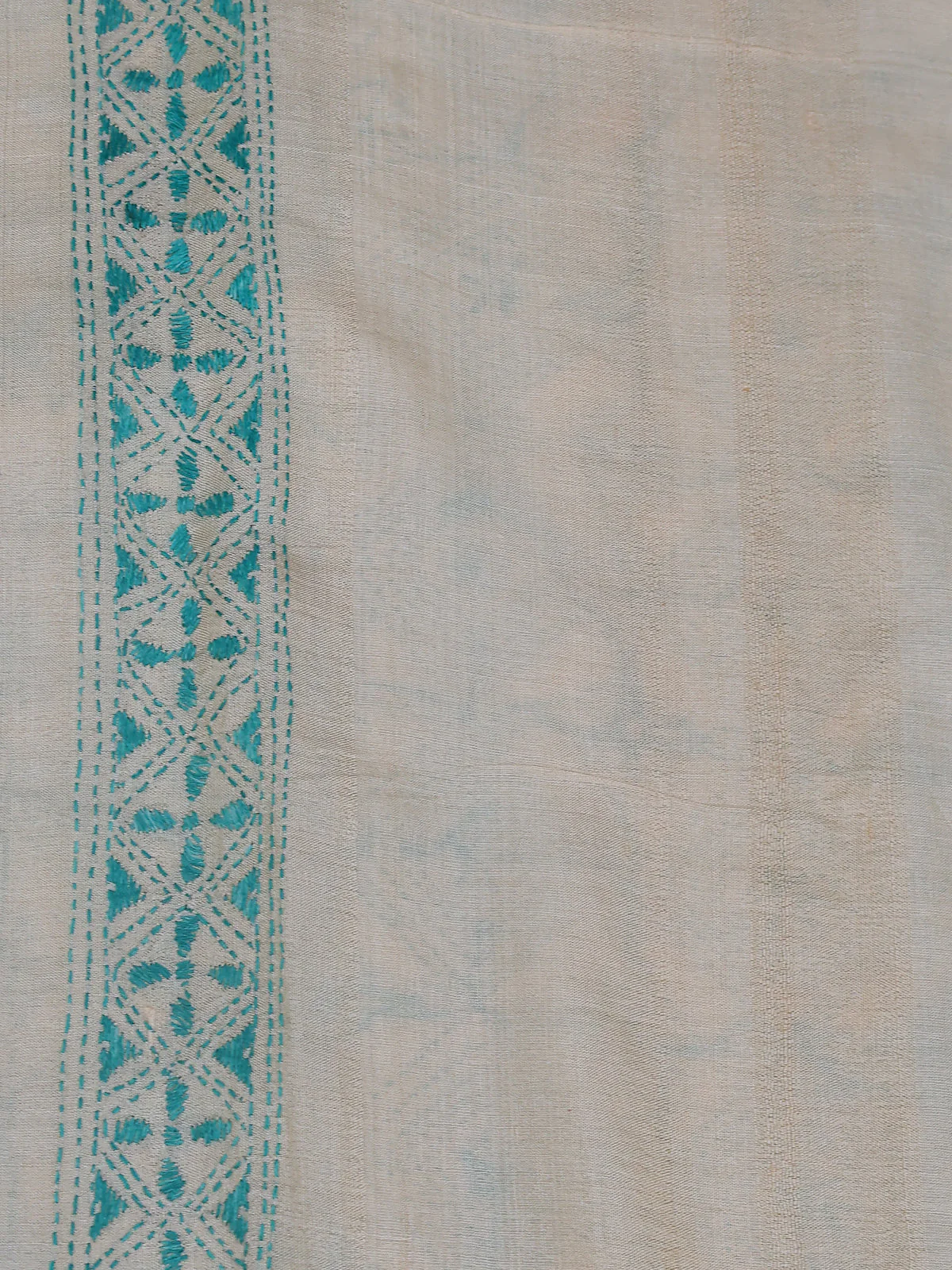 Off White Tussar Silk Saree - Image 4