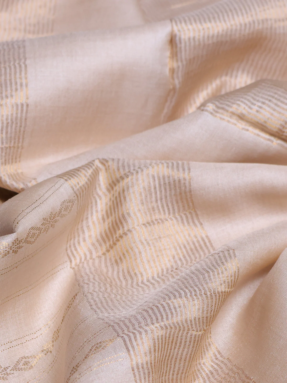 Off White Tussar Silk Saree - Image 3