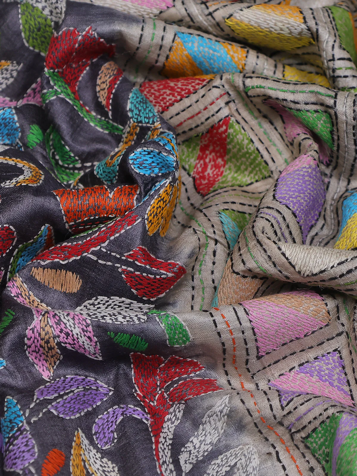 Pastel Grey -Dark Grey Tussar Silk Saree - Image 3