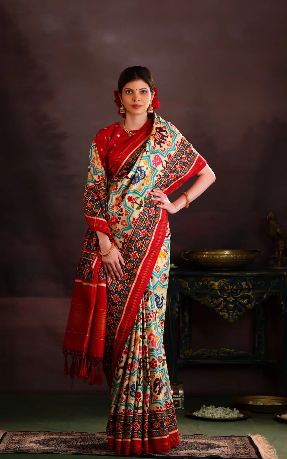 Cream & Red Patan Patola Silk Saree - Image 3