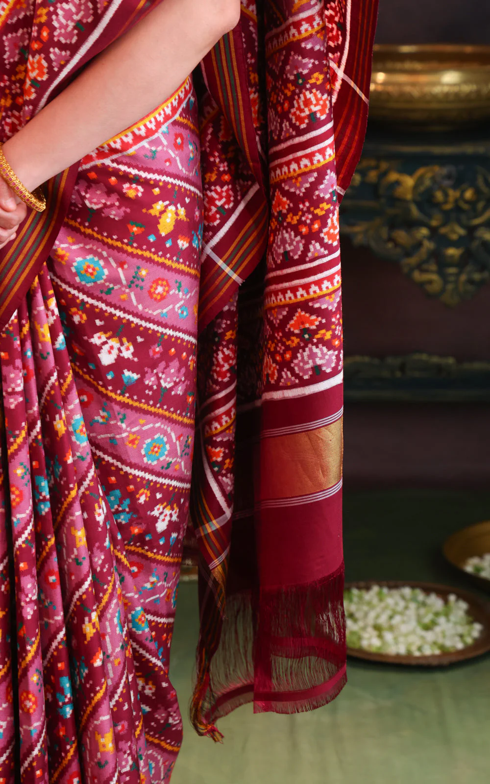 Mauve Pink Patan Patola Silk Saree - Image 4