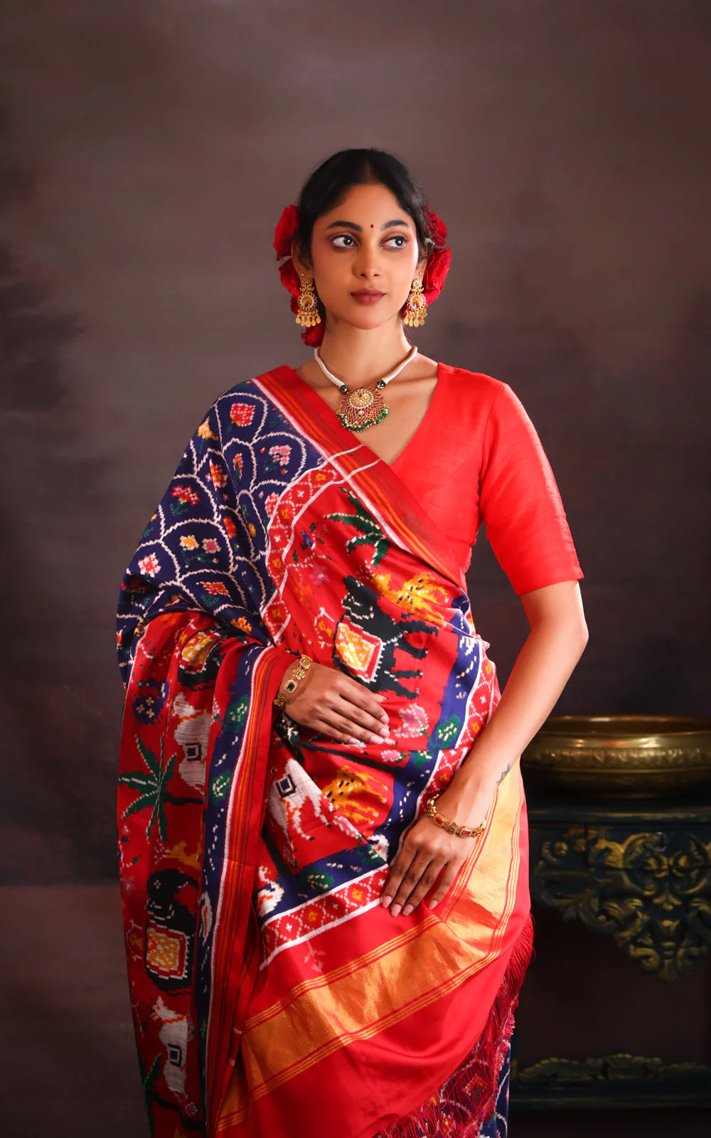 Navy Blue & Red Patan Patola Silk Saree - Image 4