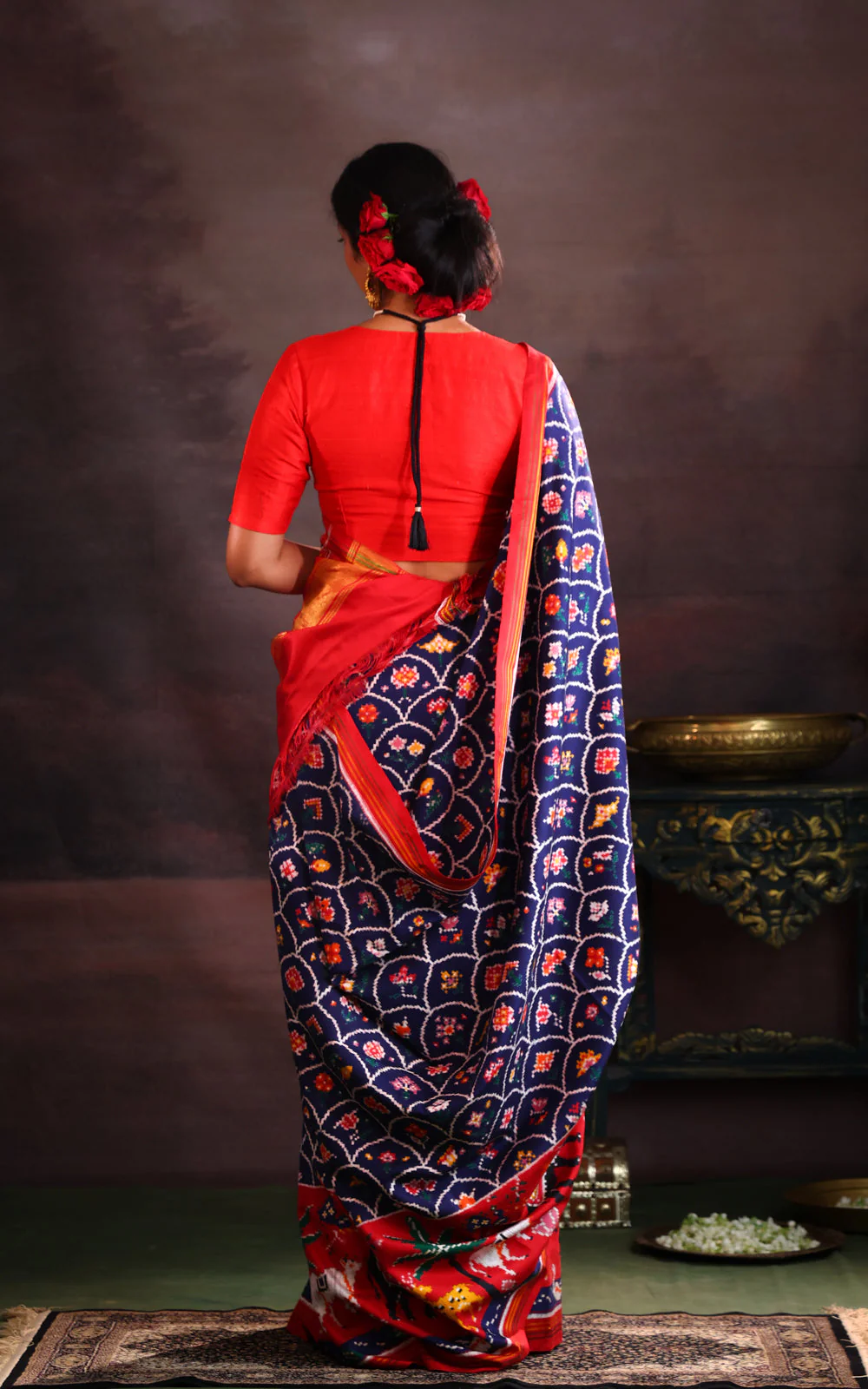 Navy Blue & Red Patan Patola Silk Saree - Image 6