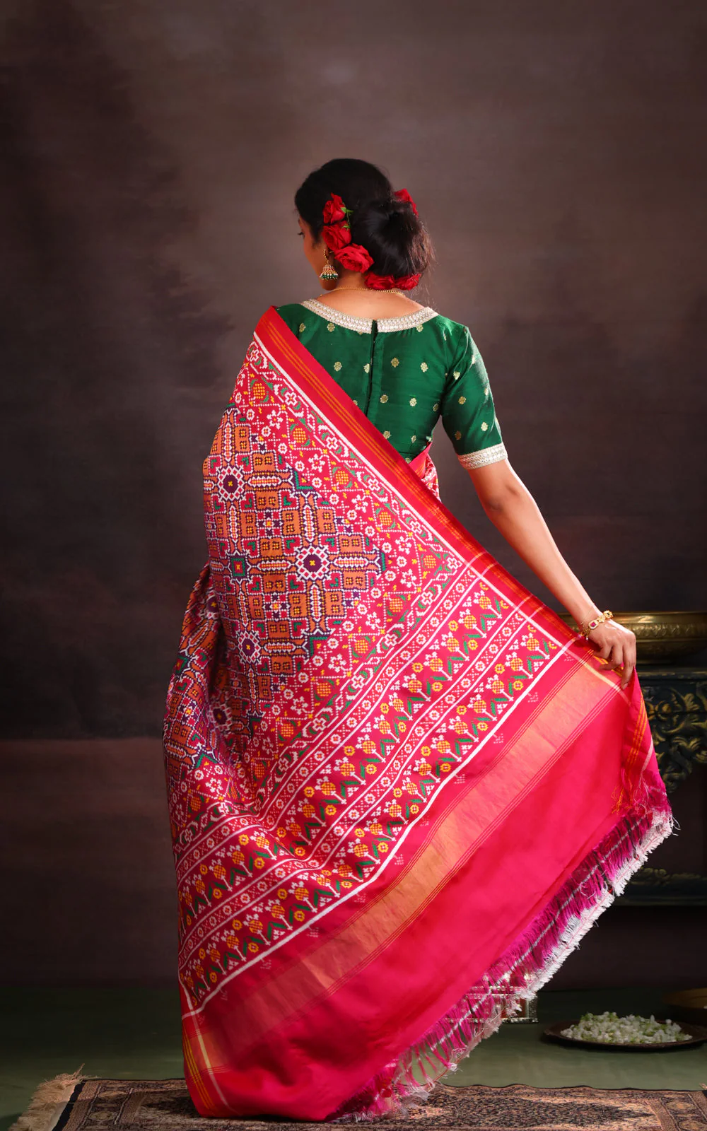 Purple & Pink Patan Patola Silk Saree - Image 5