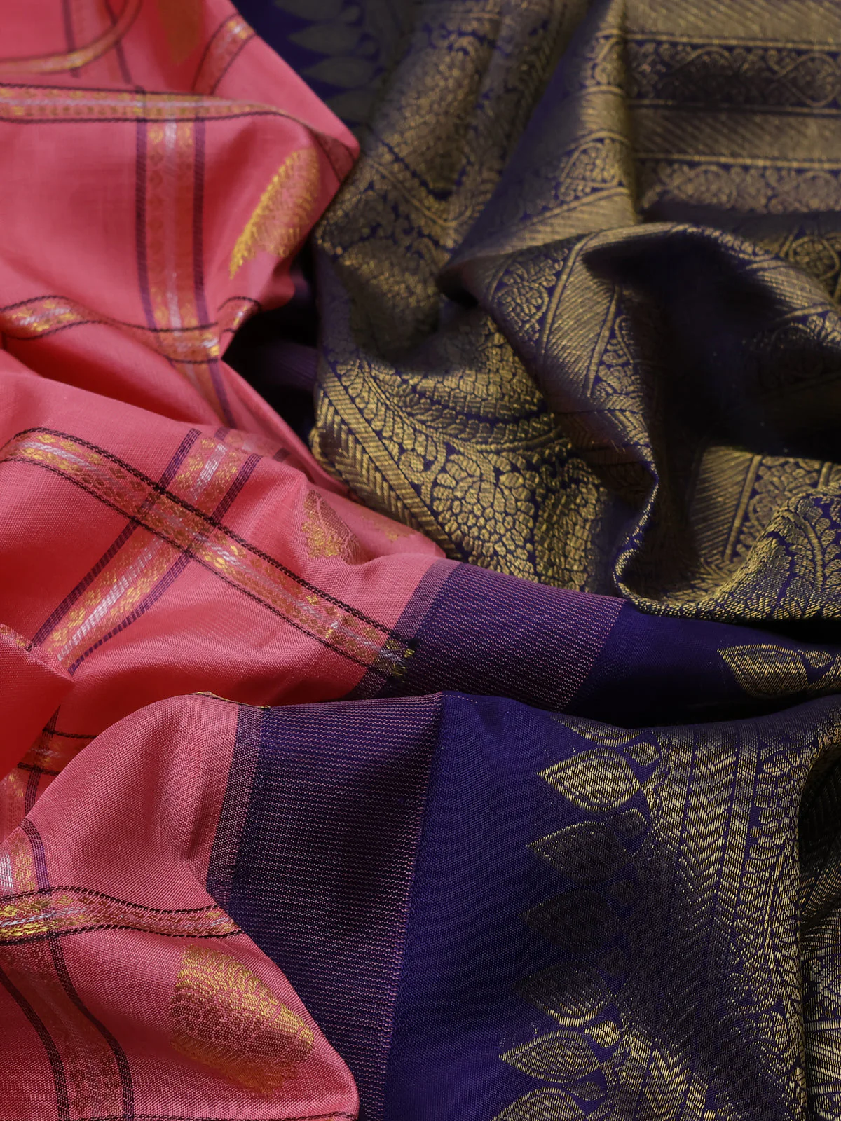 Peach - Navy Blue Pure Kanchipuram Silk Saree - Image 3