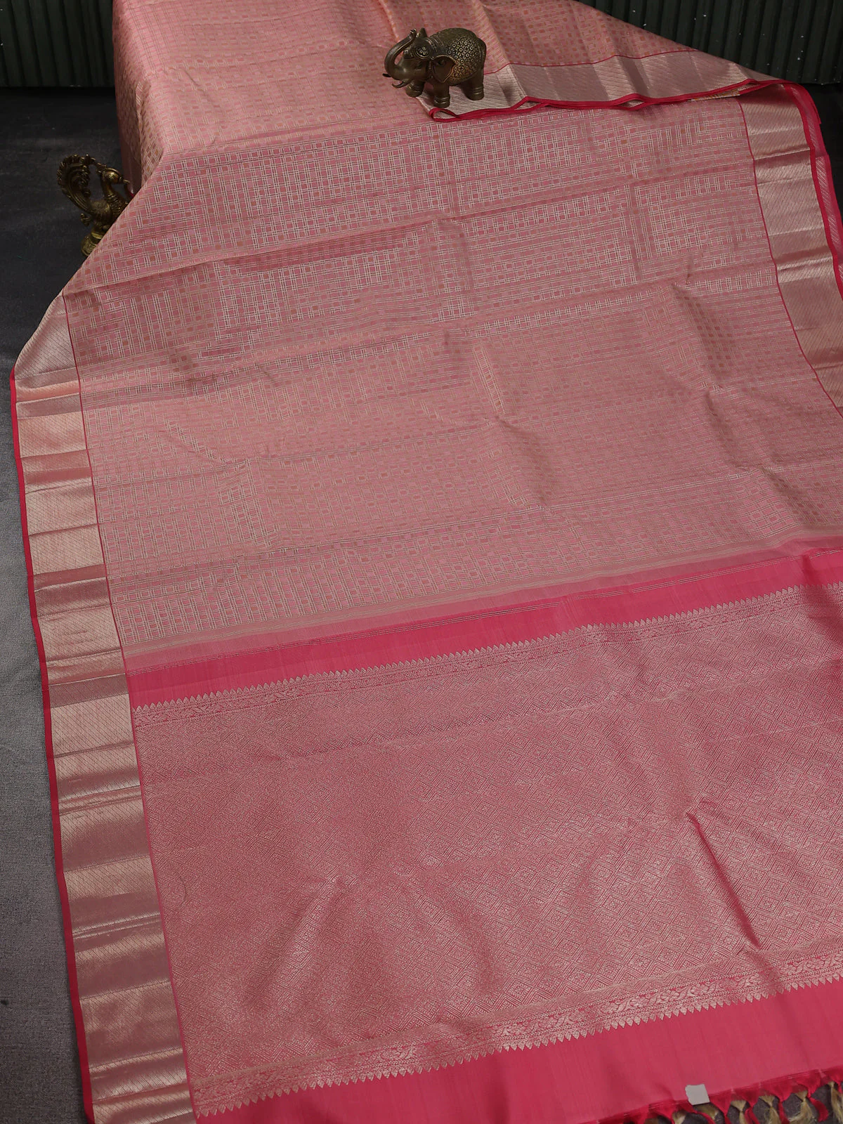 Peach Pink Pure Kanchipuram Silk Saree - Image 2