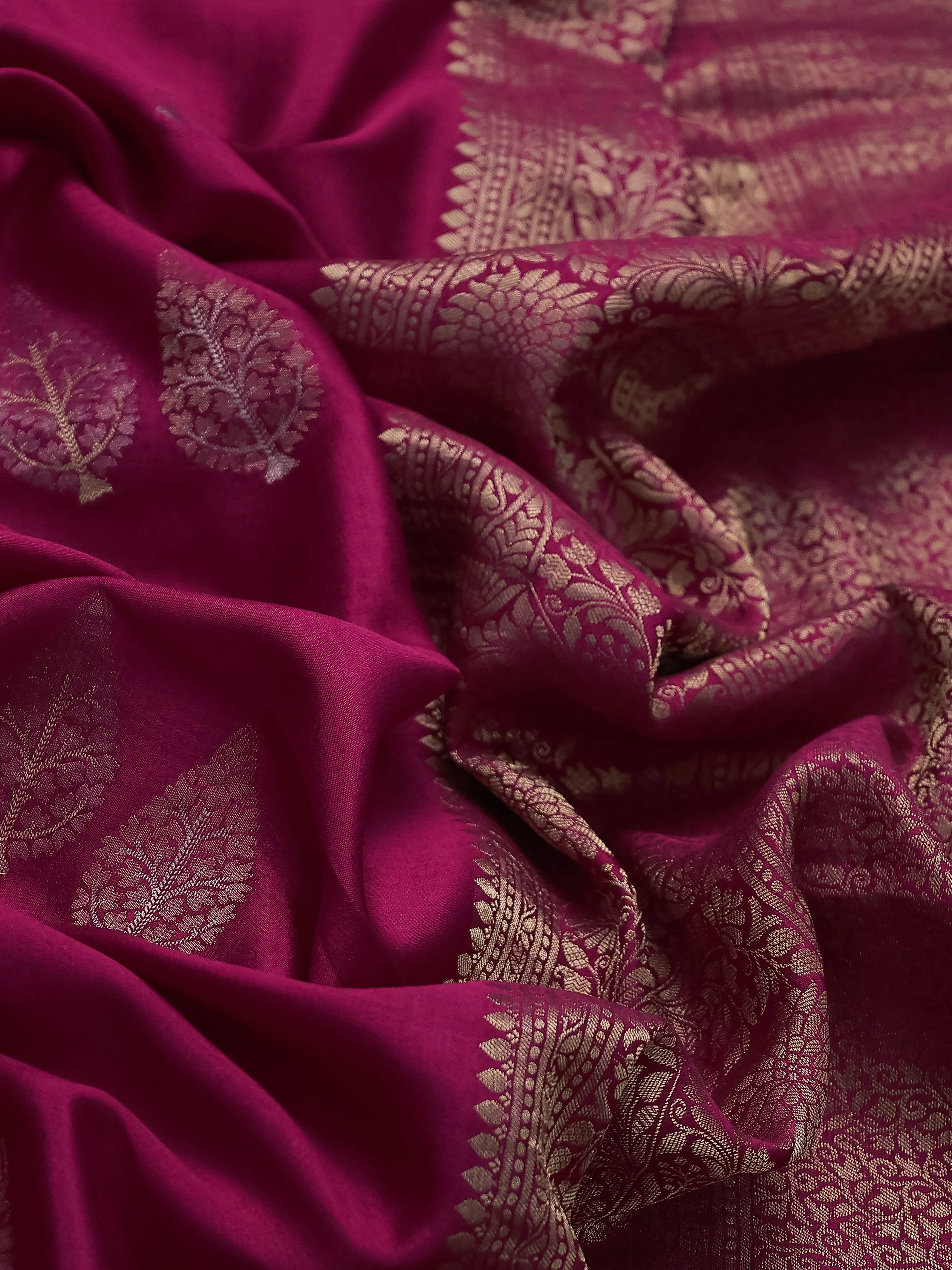 Pink Crepe Silk Saree With Border Embroidery - Image 3