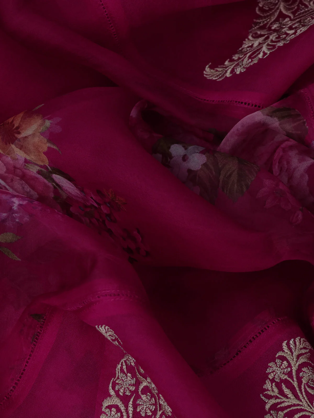 Pink Organza Silk Saree - Image 3