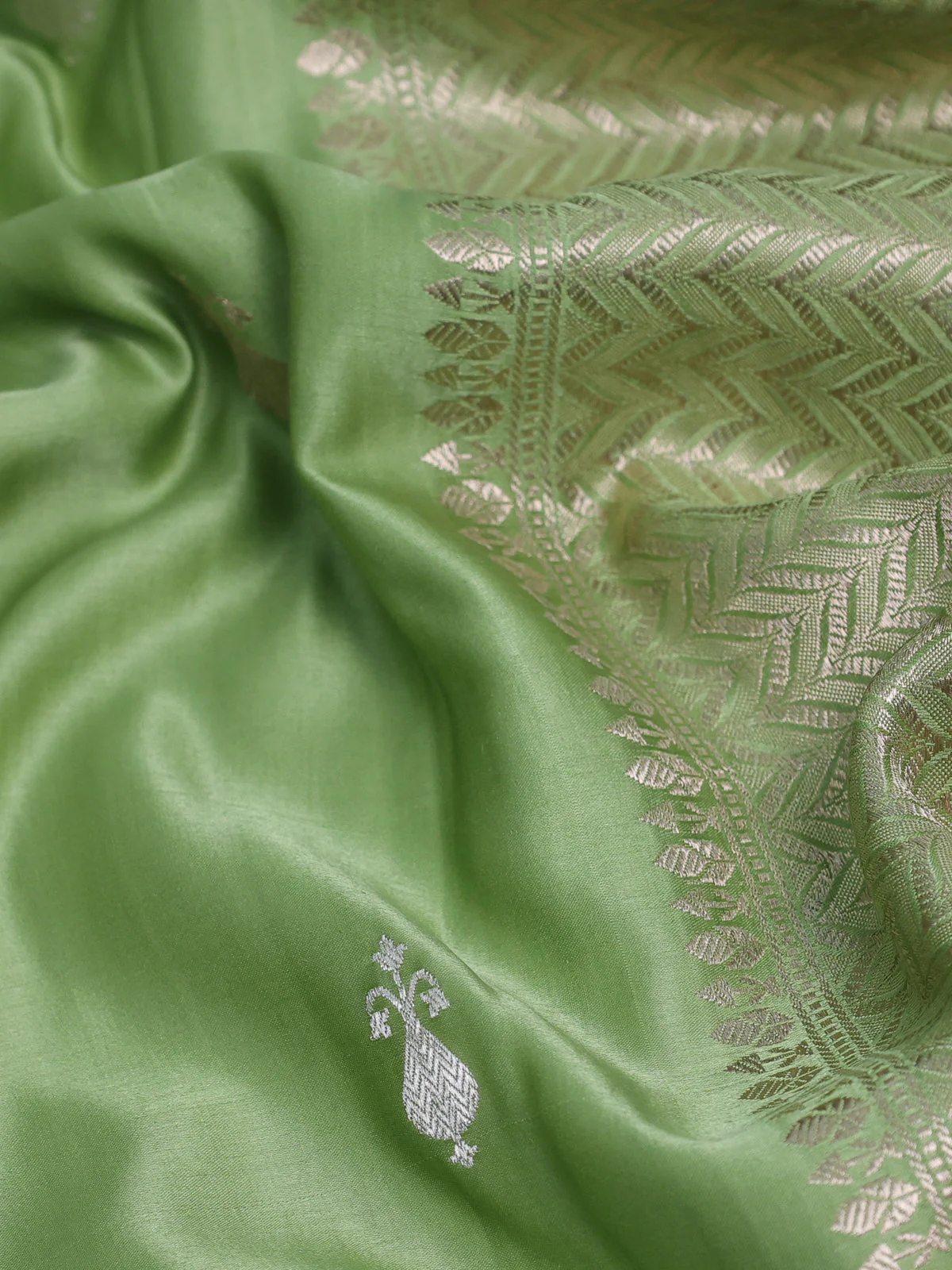 Pista Green Banarasi Mushru Silk Saree - Image 3