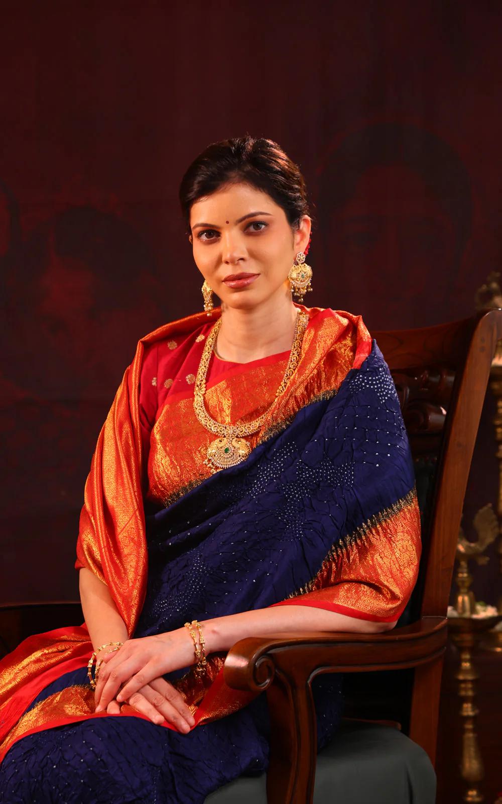 Navy Blue & Red Pure Kanchipuram Silk Saree With Bandhej - Image 4