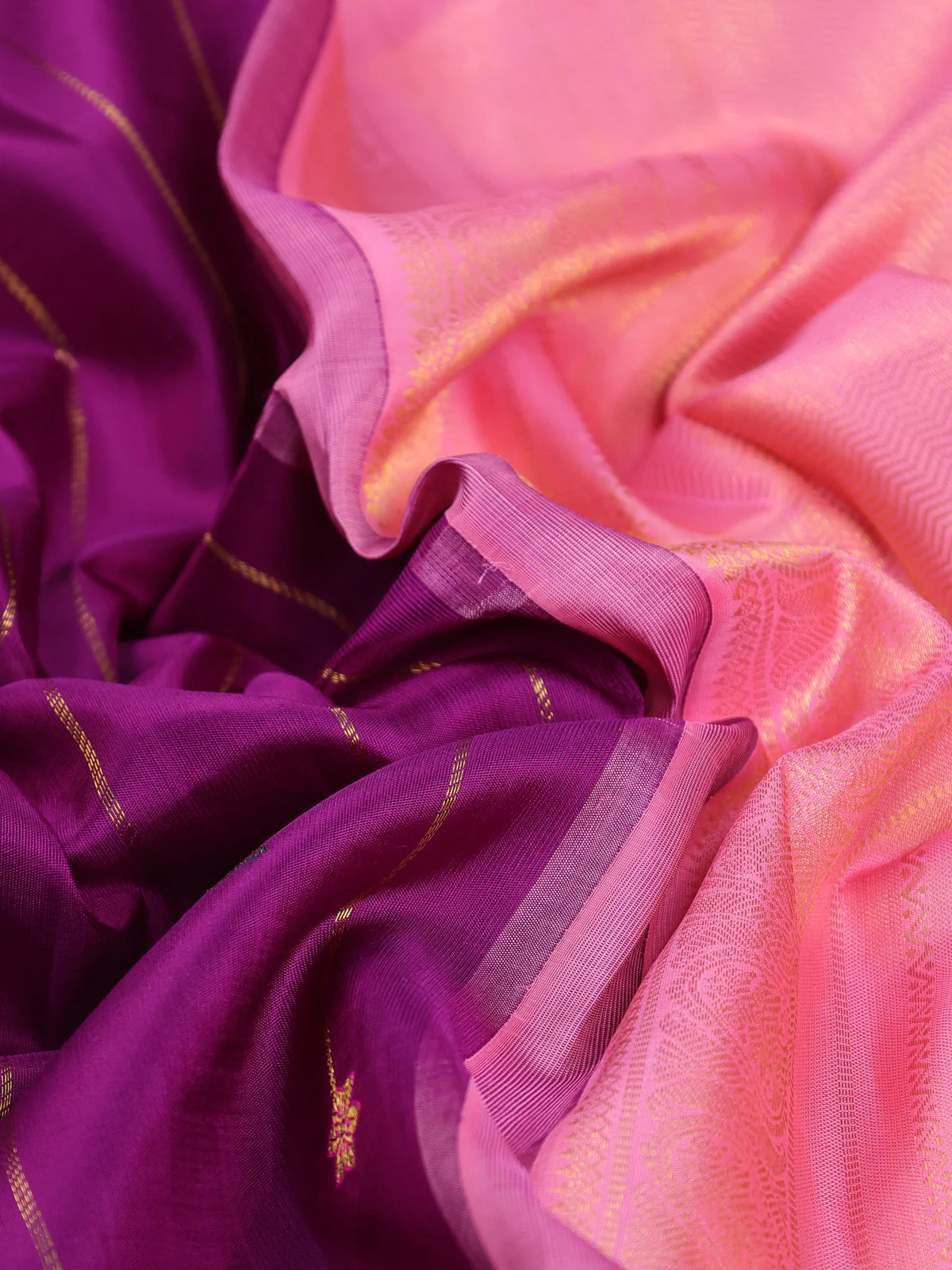 Purple & Candy Pink Kanchipuram Silk Saree Witth Golden Zari Weaves - Image 3