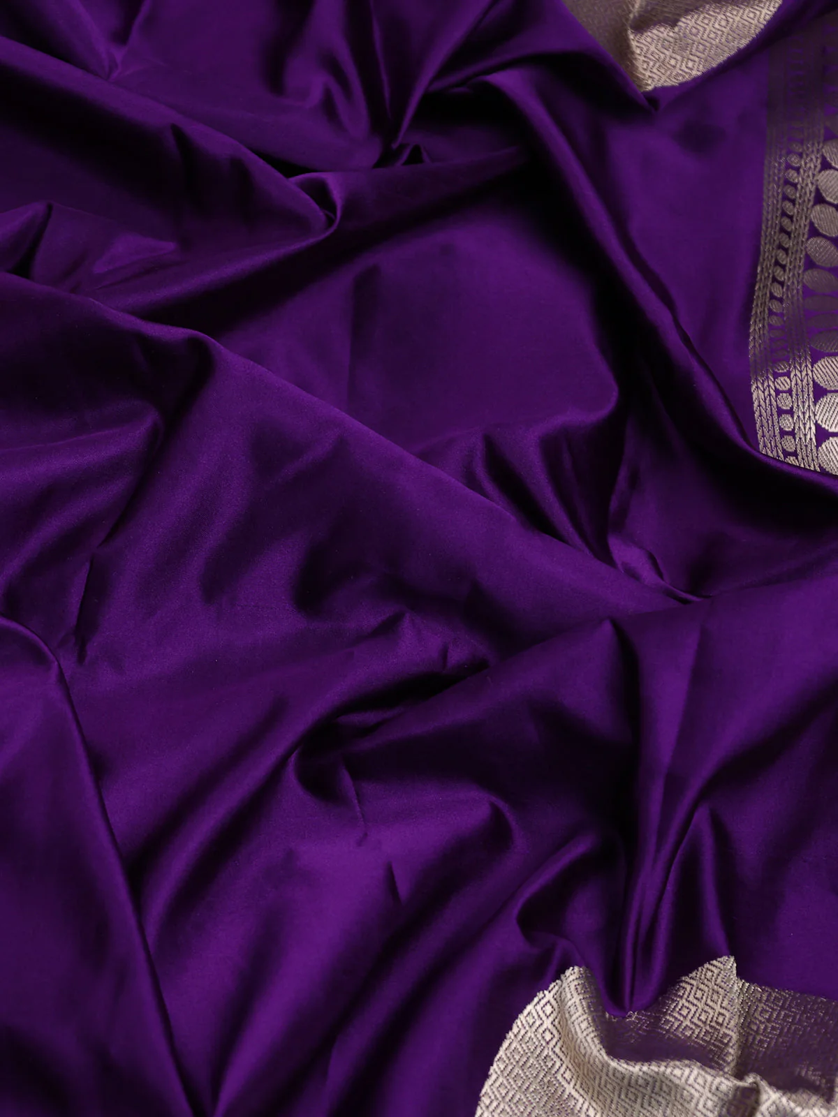 Purple - Pink Banarasi Mushru Silk Saree - Image 3