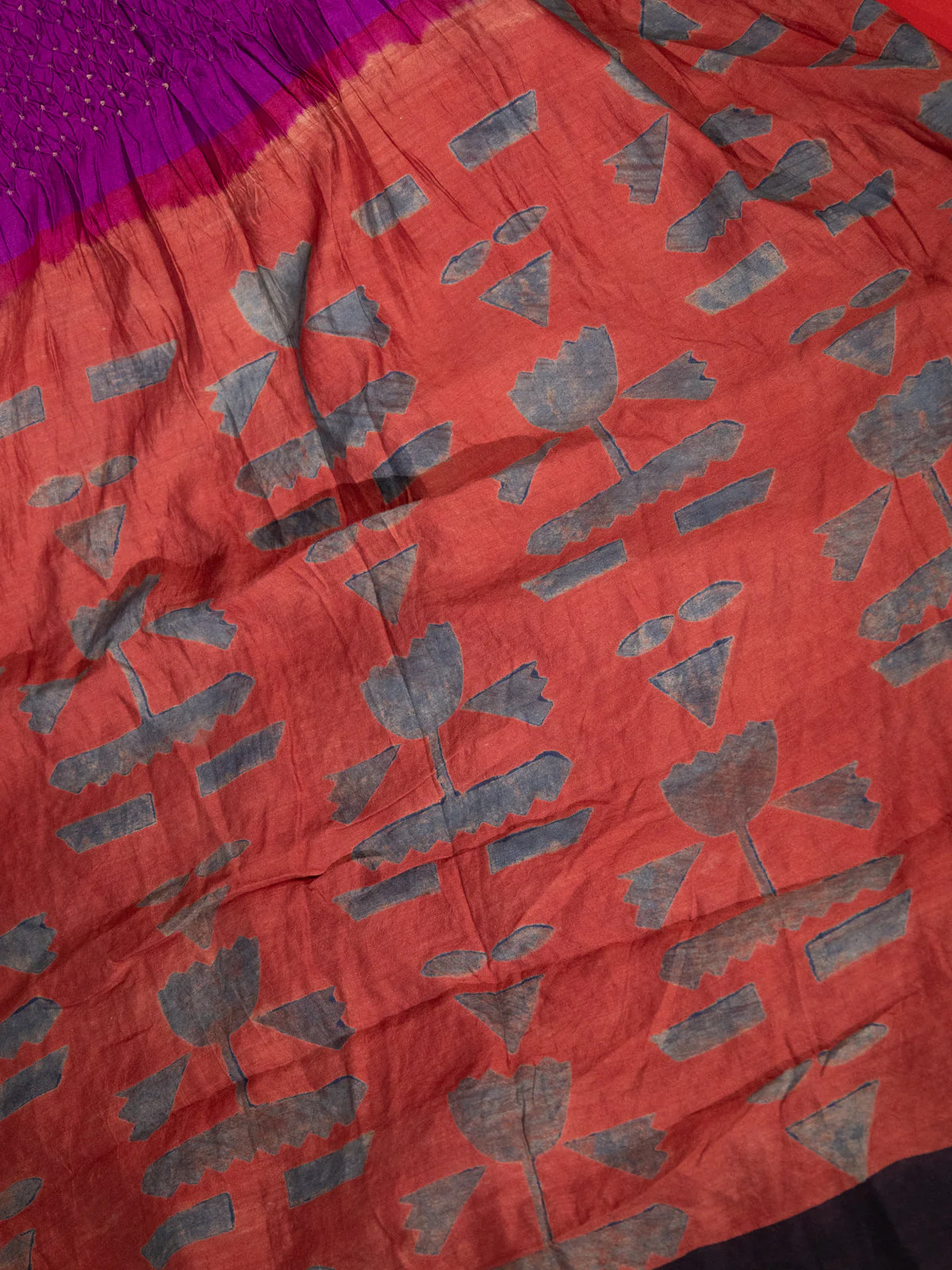 Purple & Rust Shade Tussar Silk Saree With Bandhej - Image 4