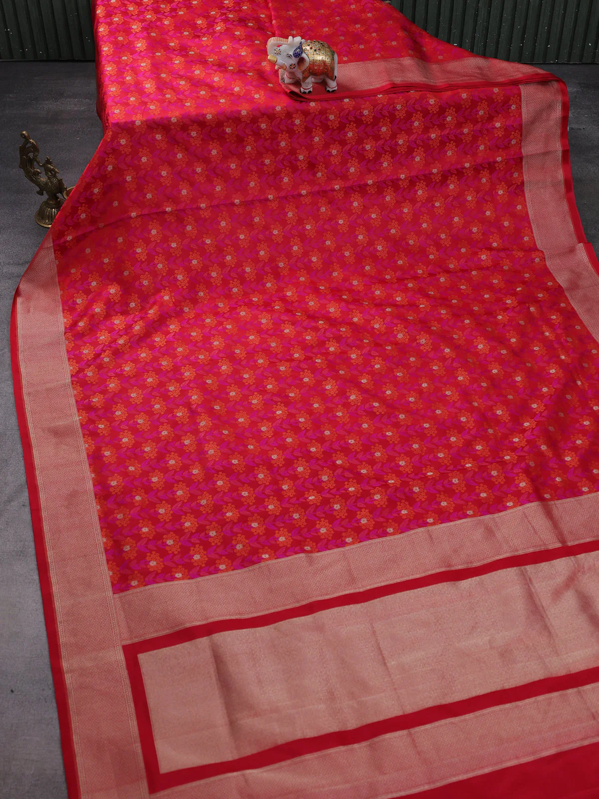 Red Banarasi Tanshoi Silk Saree - Image 2