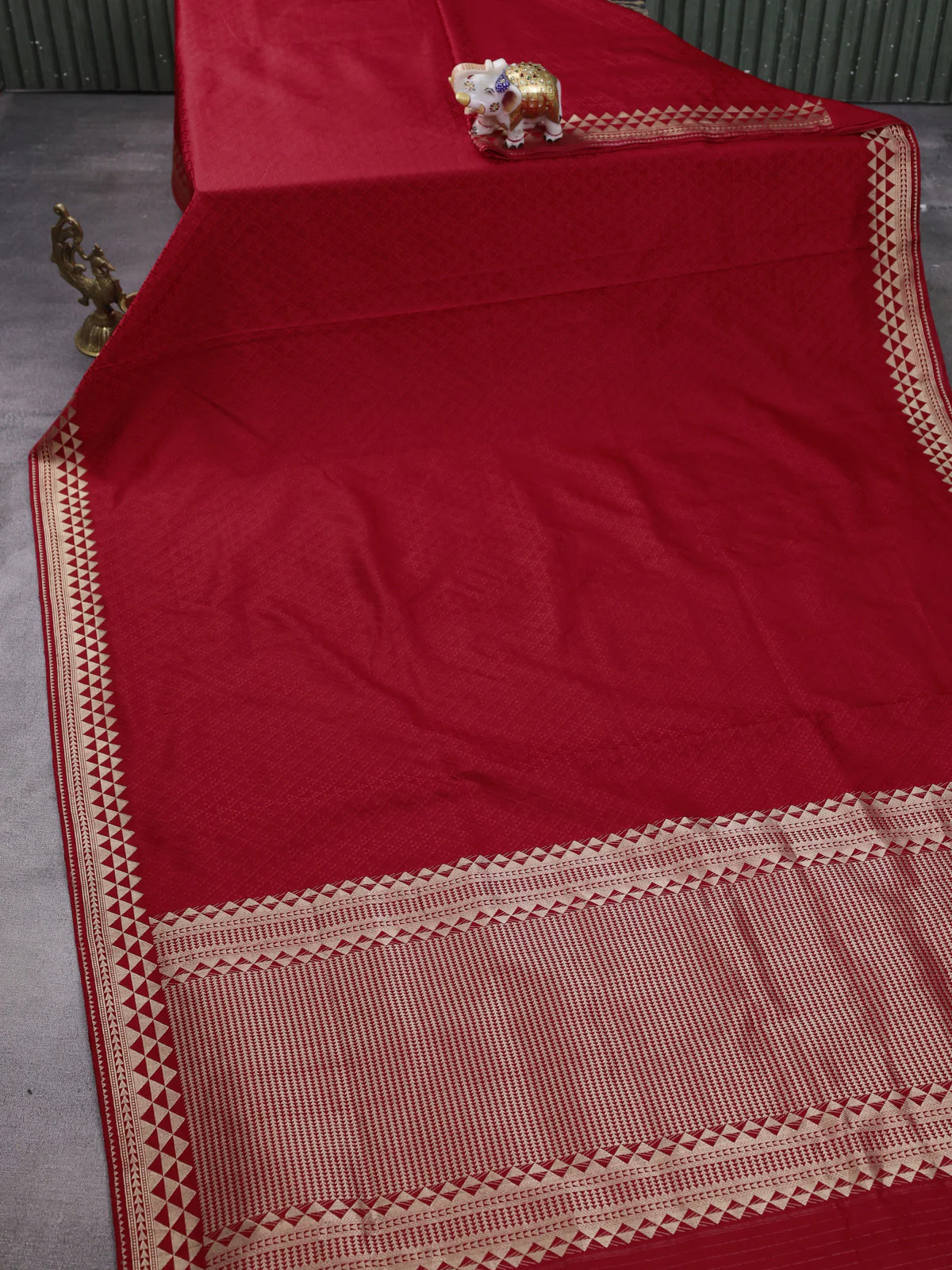 Red Banarasi Tanshoi Silk Saree - Image 2