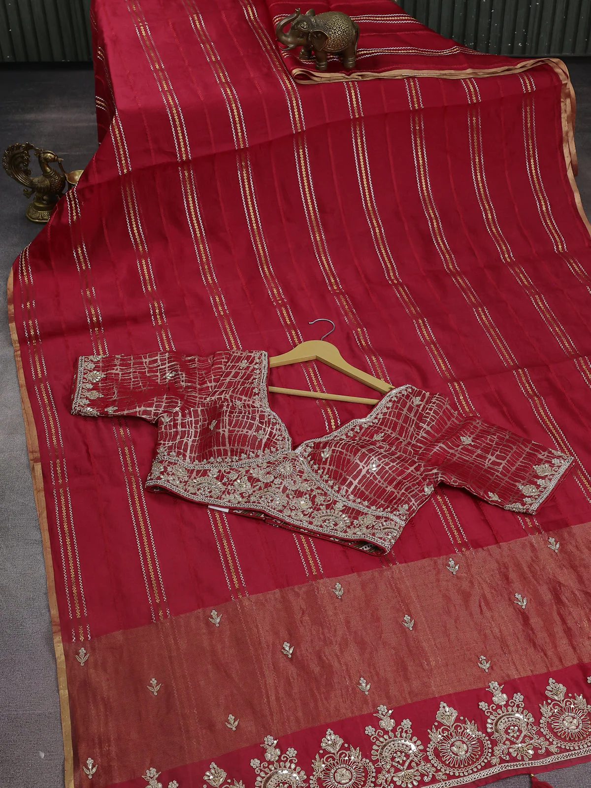 Red Chiniya Silk Saree With Embroidery Readymade Blouse - Image 2