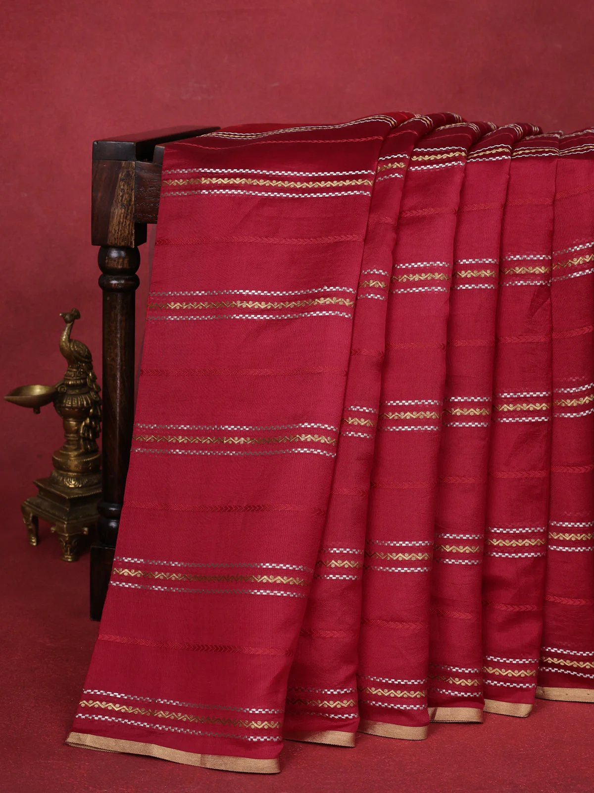 Red Chiniya Silk Saree With Embroidery Readymade Blouse - Image 3