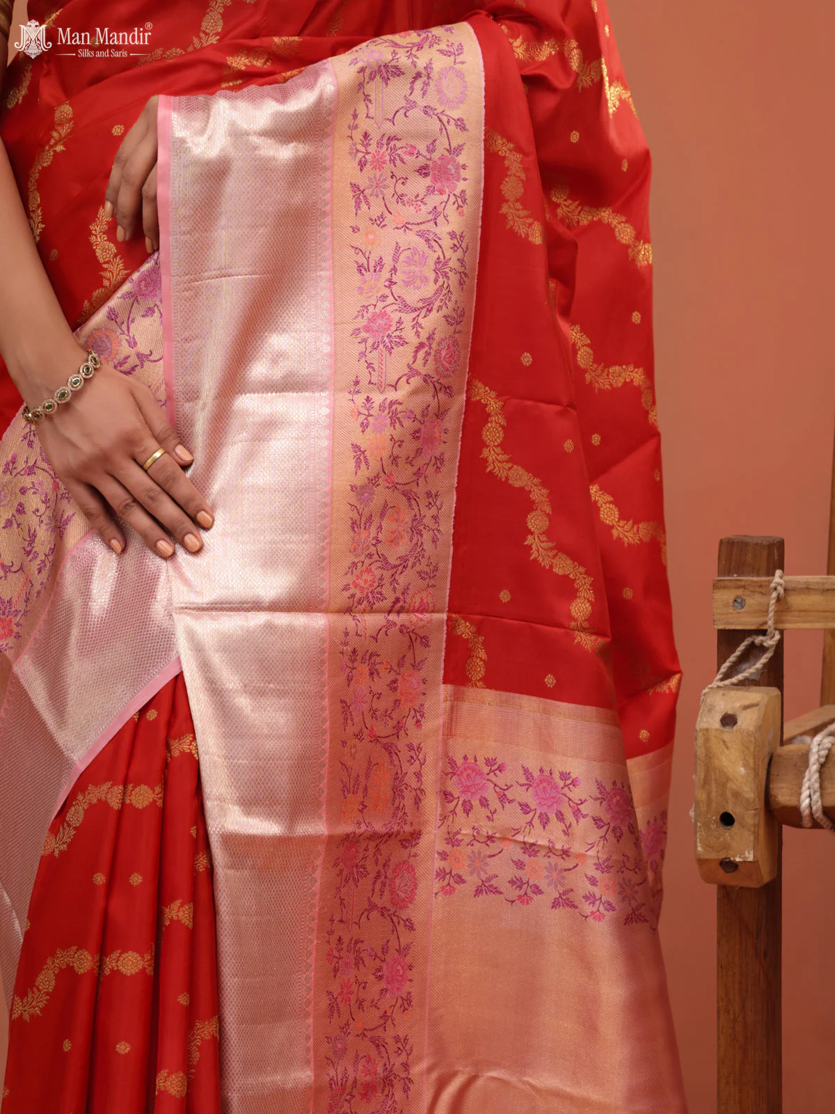 Red - Mild Peach Kanchipuram Silk Saree - Image 3