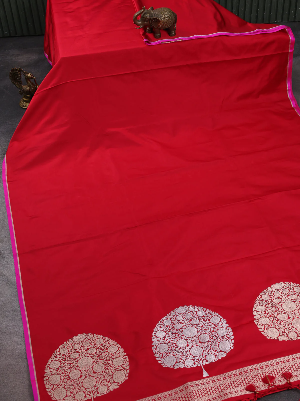 Red - Pink Banarasi Mushru Silk Saree - Image 2