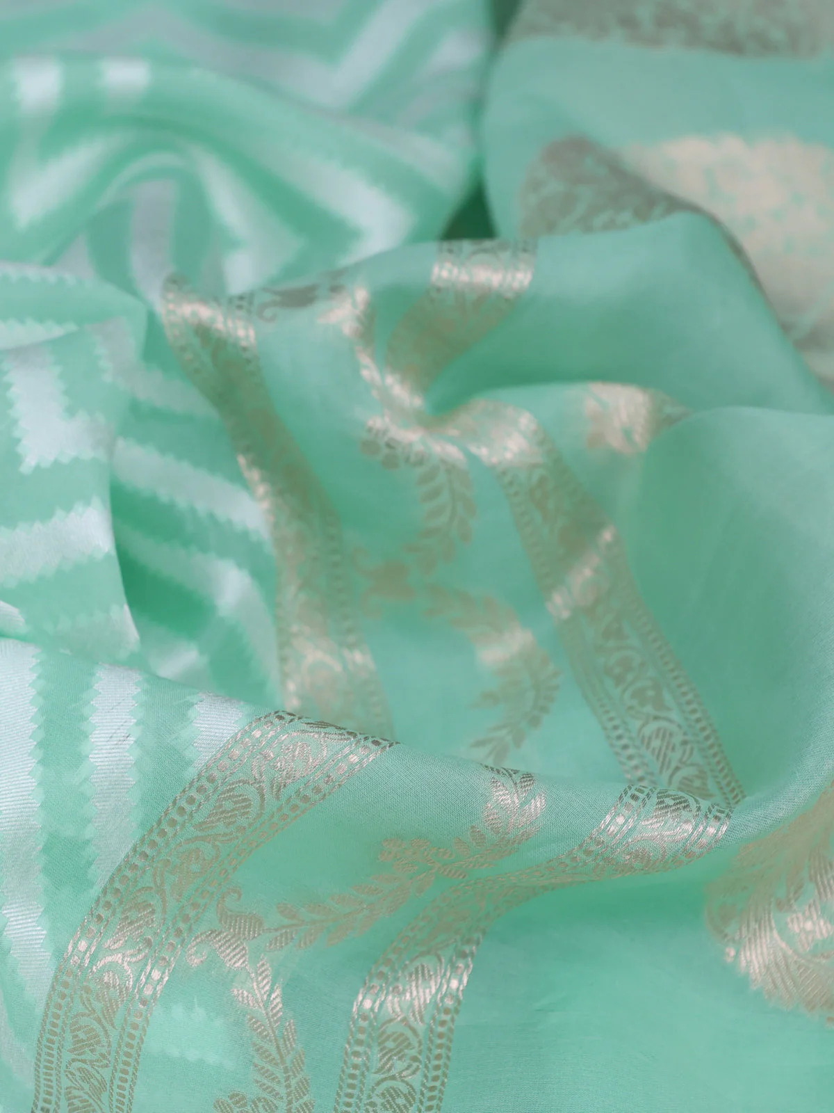 Teal Green Banarasi Kora Saree With Allover Thread Weaves And Satin Border - Image 3