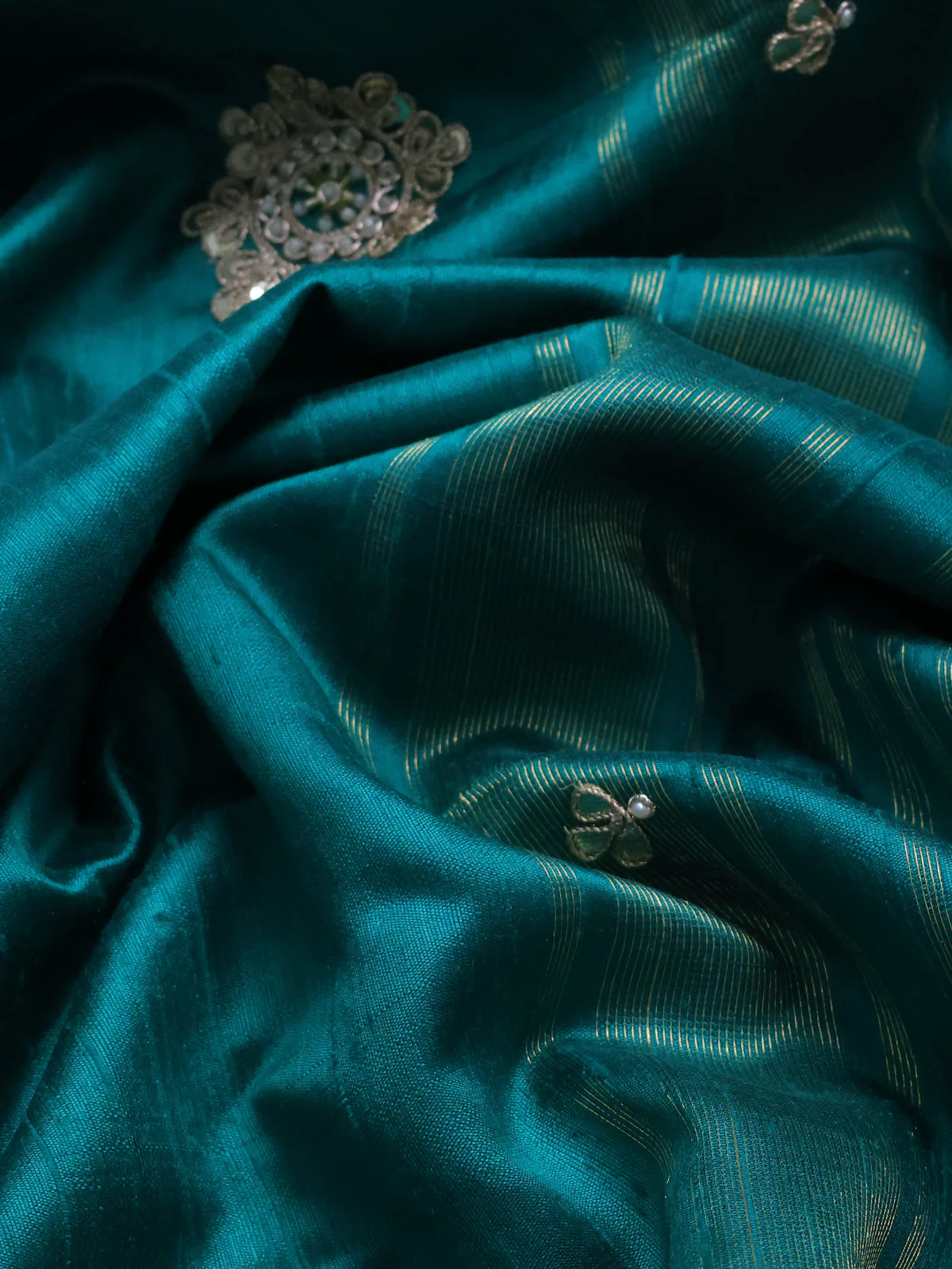 Teal Green-Pink Raw Silk Saree With Embroidered Readymade Blouse - Image 3