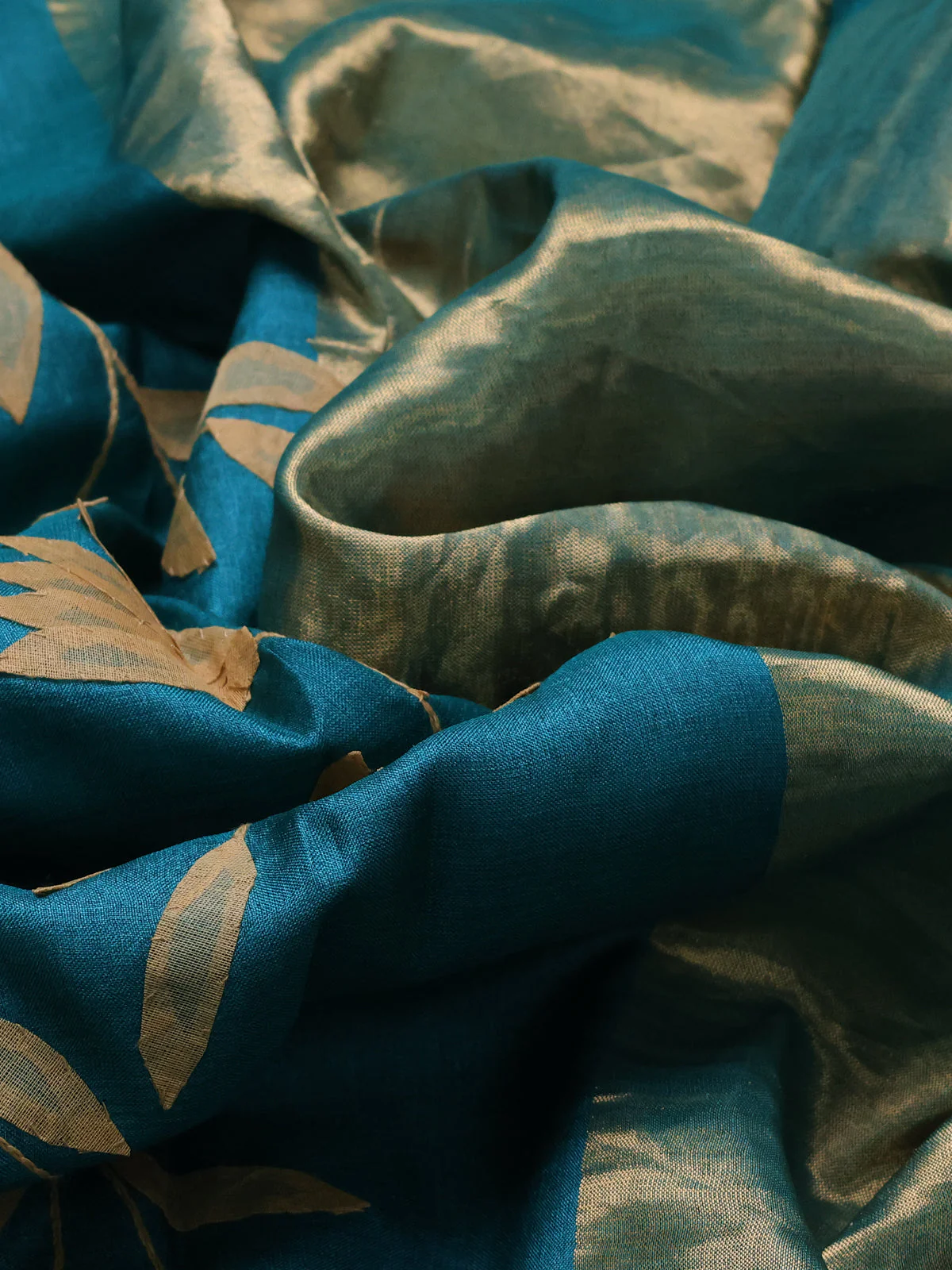 Teal Green Tussar Silk Saree - Image 3
