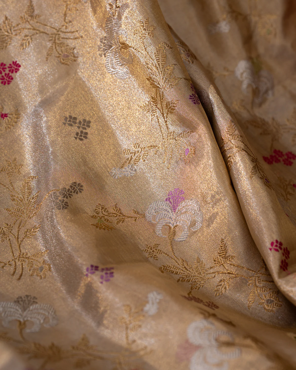 Gold - Pink Tissue Kanchipuram Silk Saree With Zari Weaves - Image 6