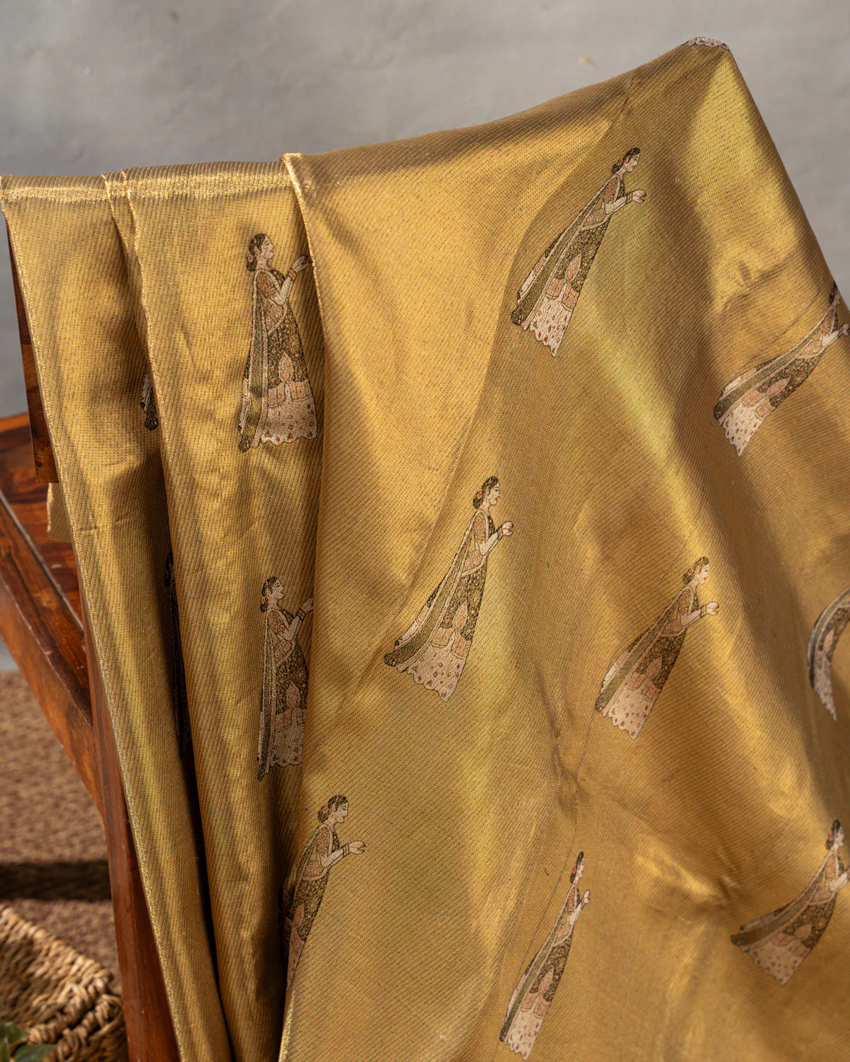 Golden Tissue Kanchipuram Silk Saree With Exclusive Electronic Jacquard Weaves - Image 10